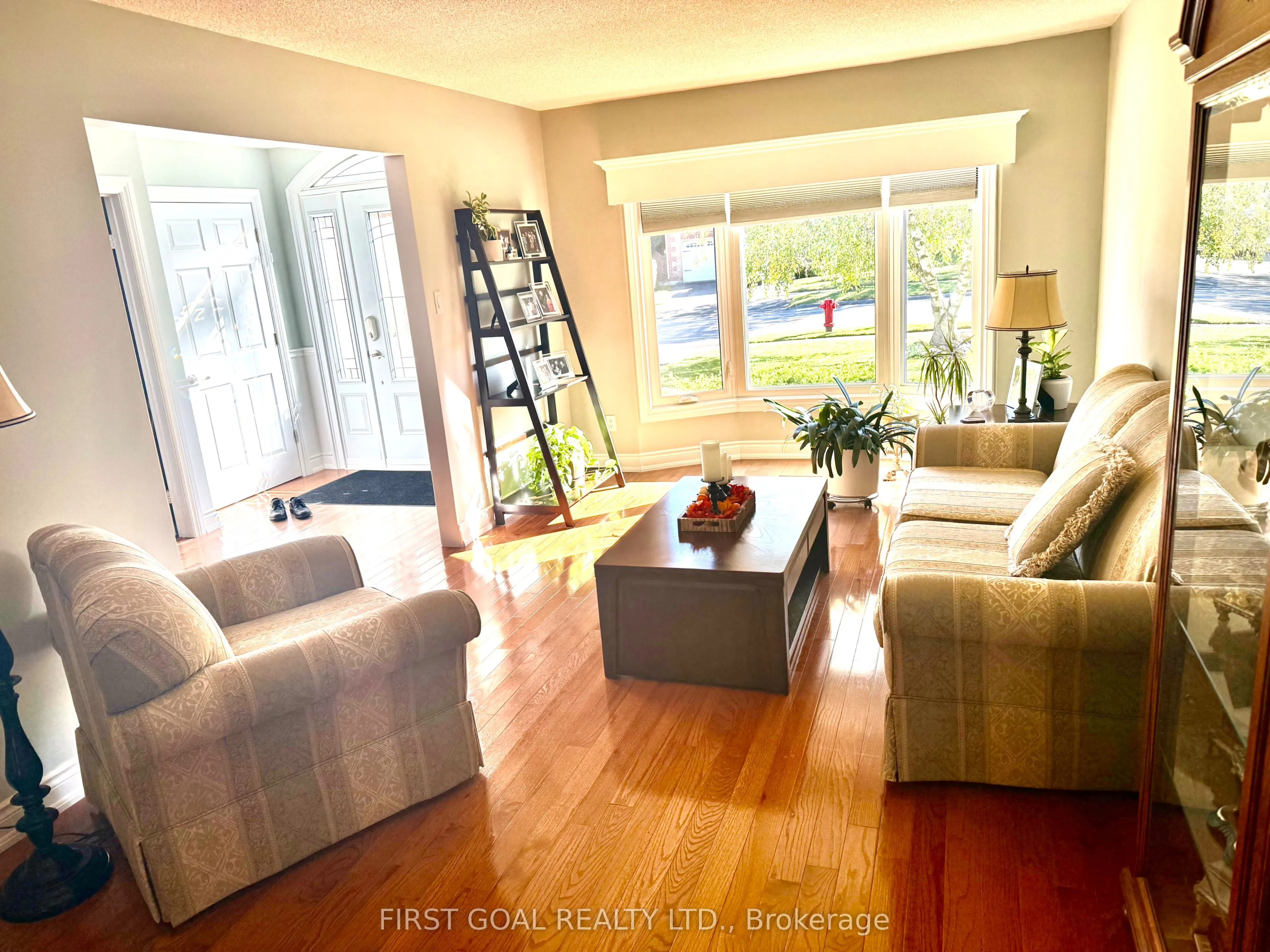 223 Crossland Gate