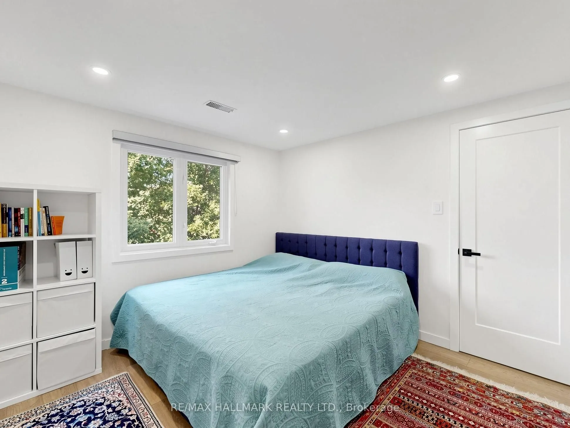 400 Handley Crescent