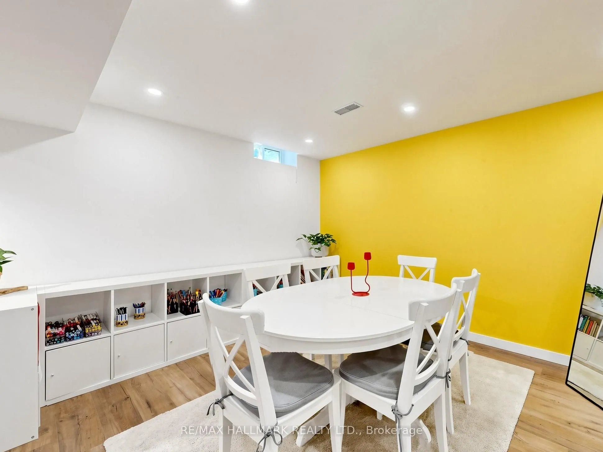 400 Handley Crescent