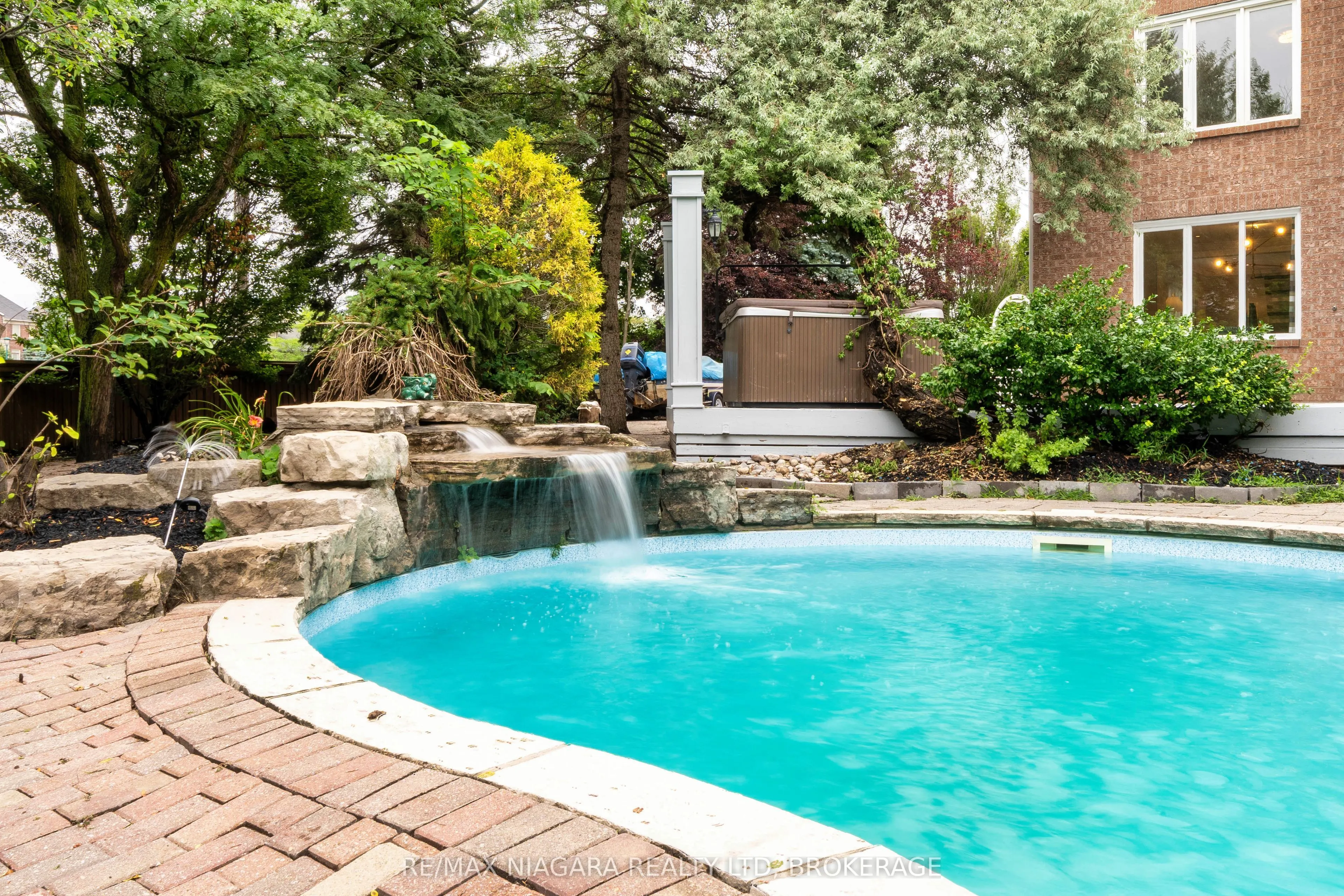 2 Aitken Circle