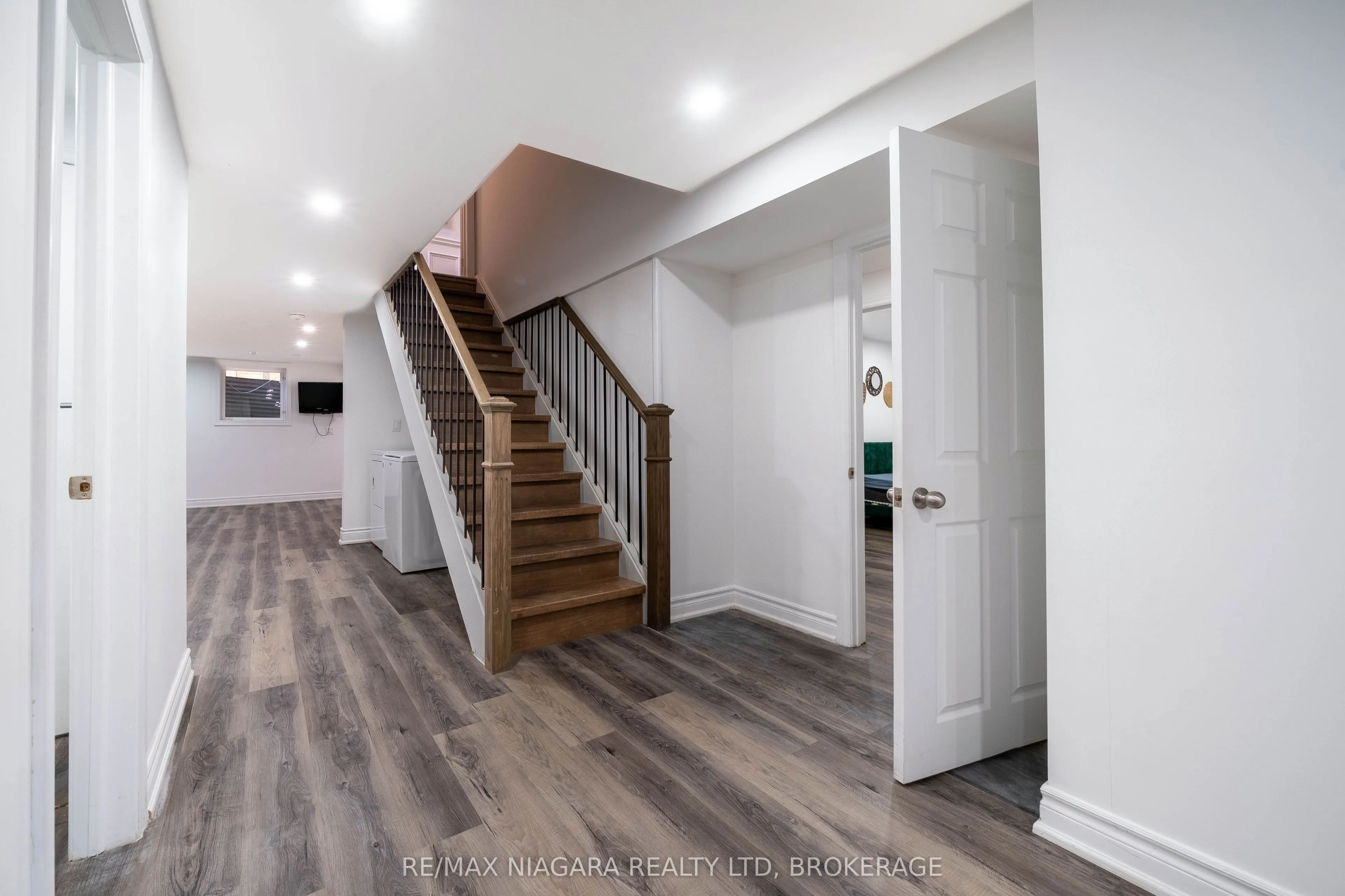 2 Aitken Circle
