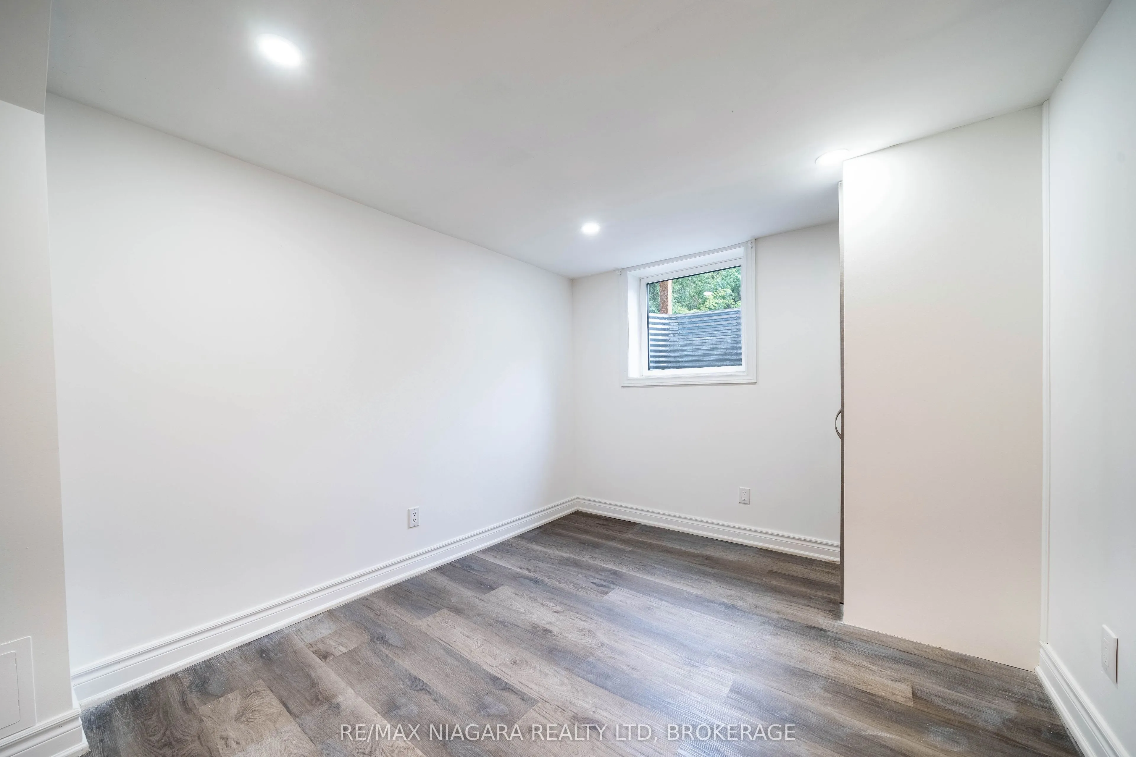 2 Aitken Circle