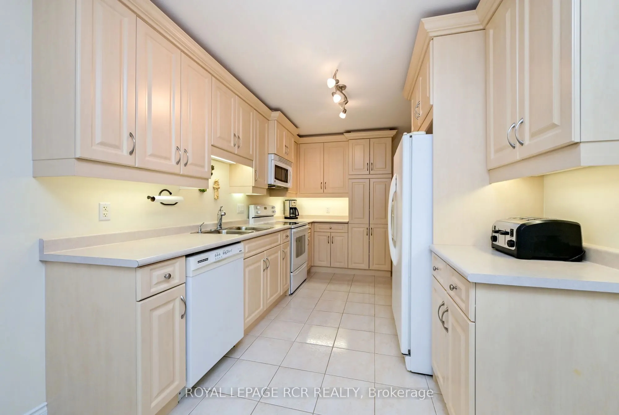 13 Montebello Terrace #11