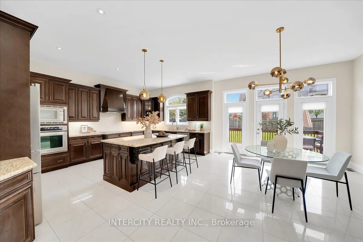 233 Carisbrooke Circle