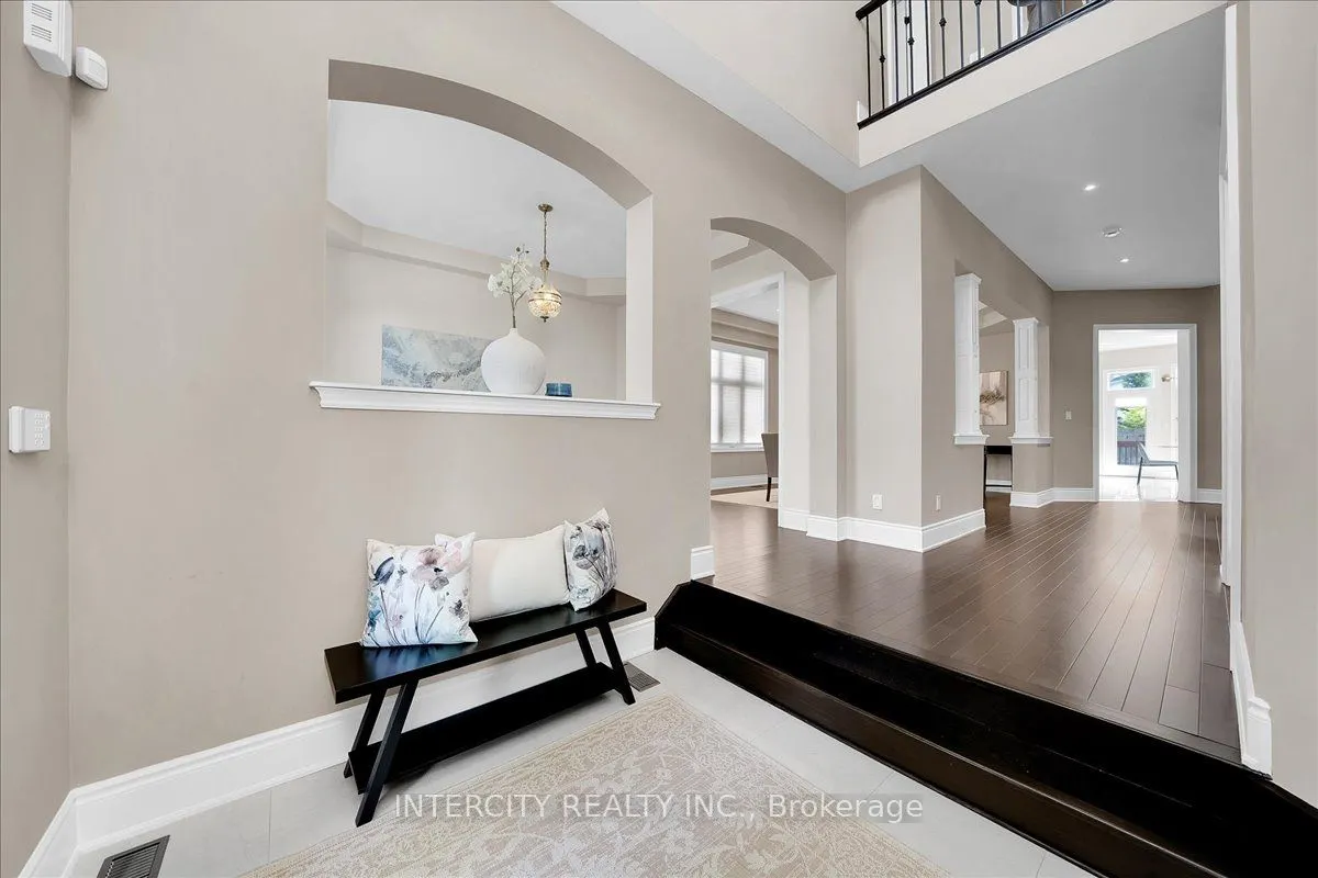 233 Carisbrooke Circle