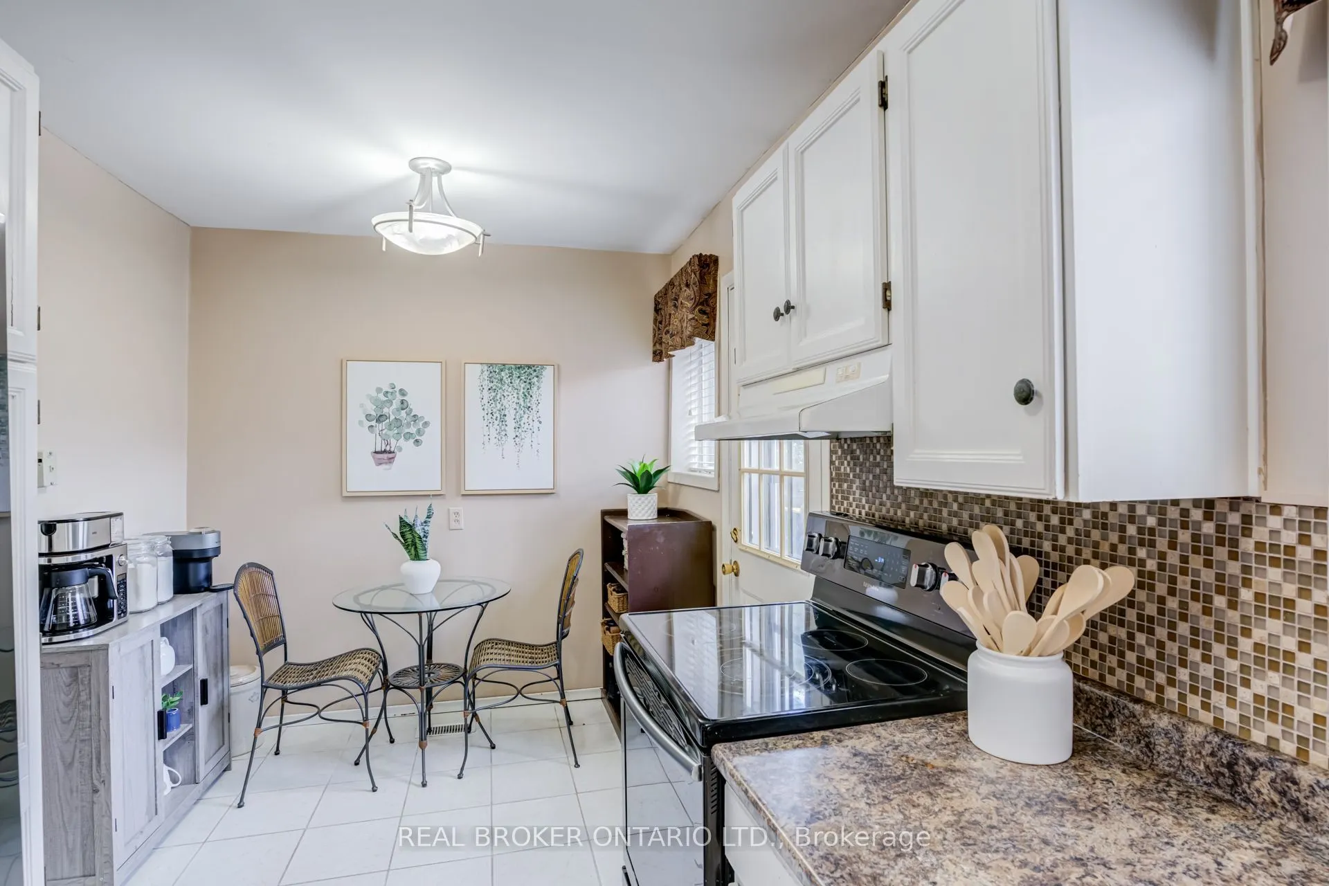 82 Tecumseh Drive