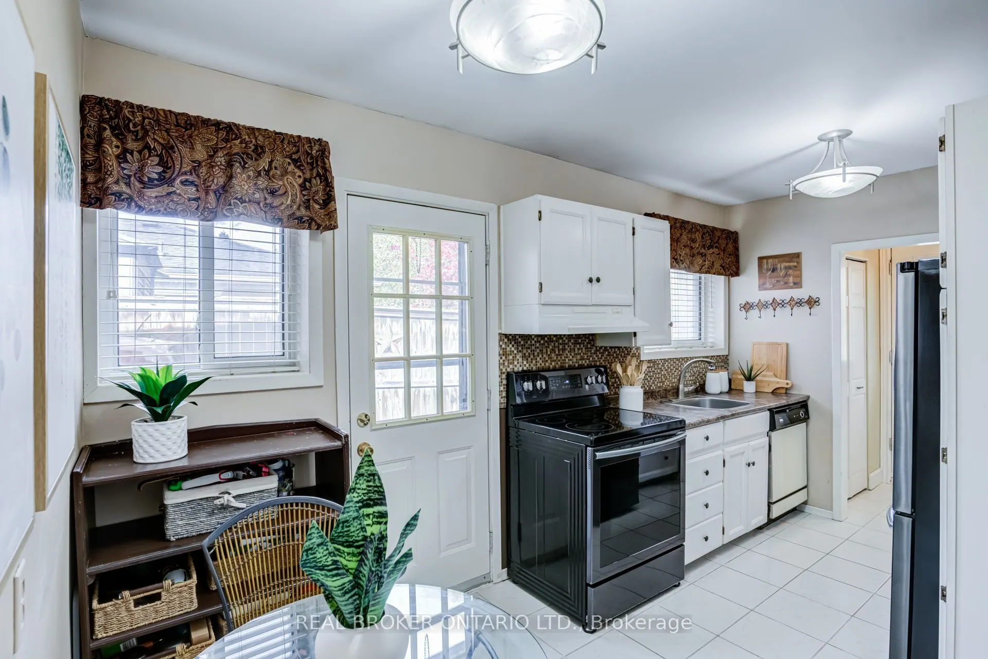 82 Tecumseh Drive
