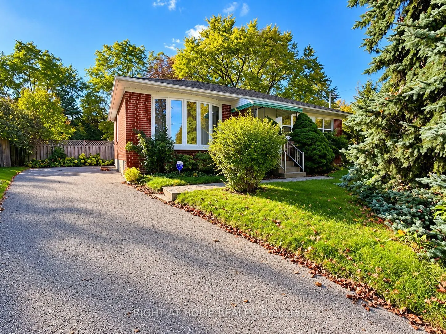 72 Monkswood Crescent #Main Floor