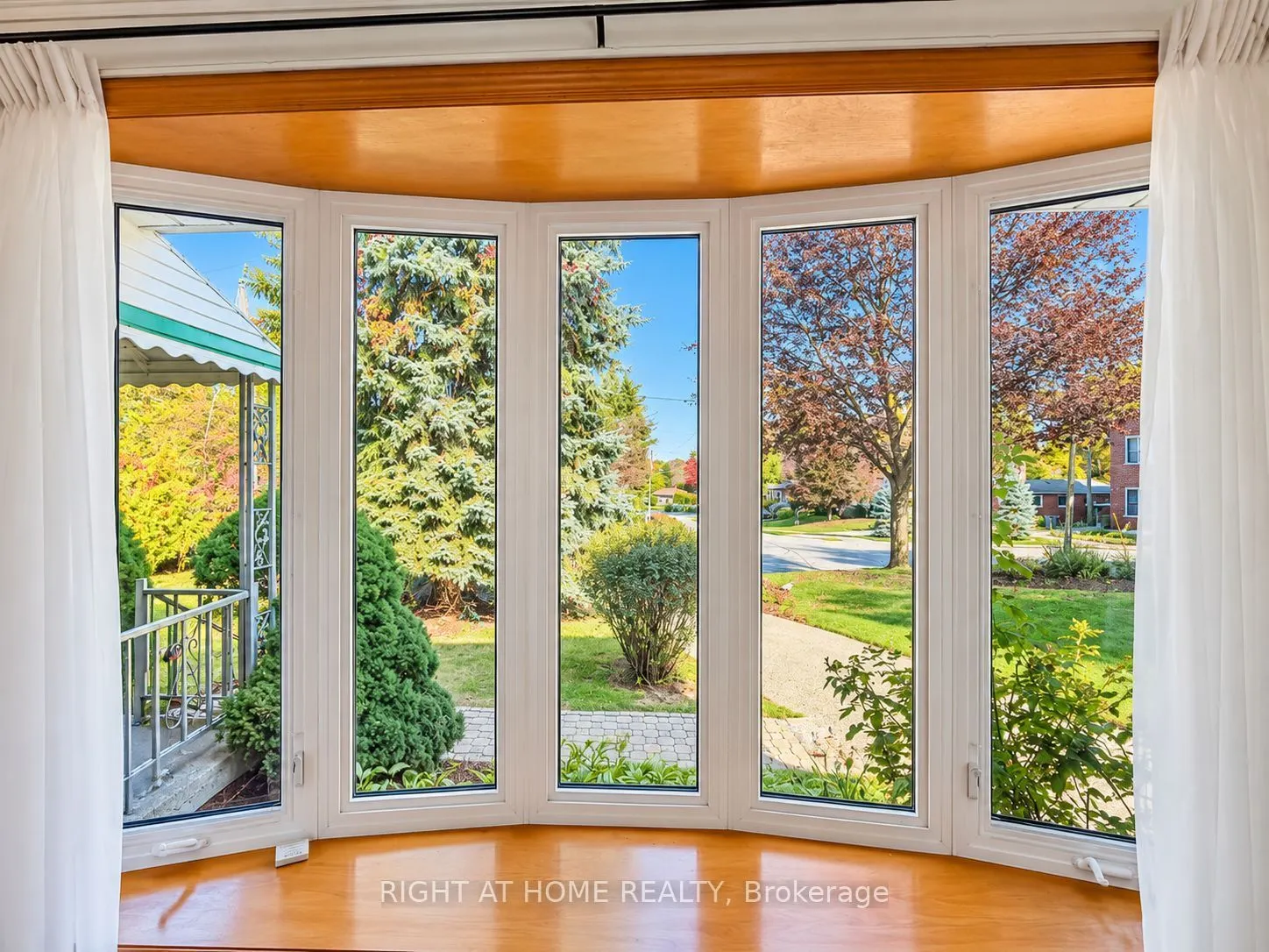 72 Monkswood Crescent #Main Floor