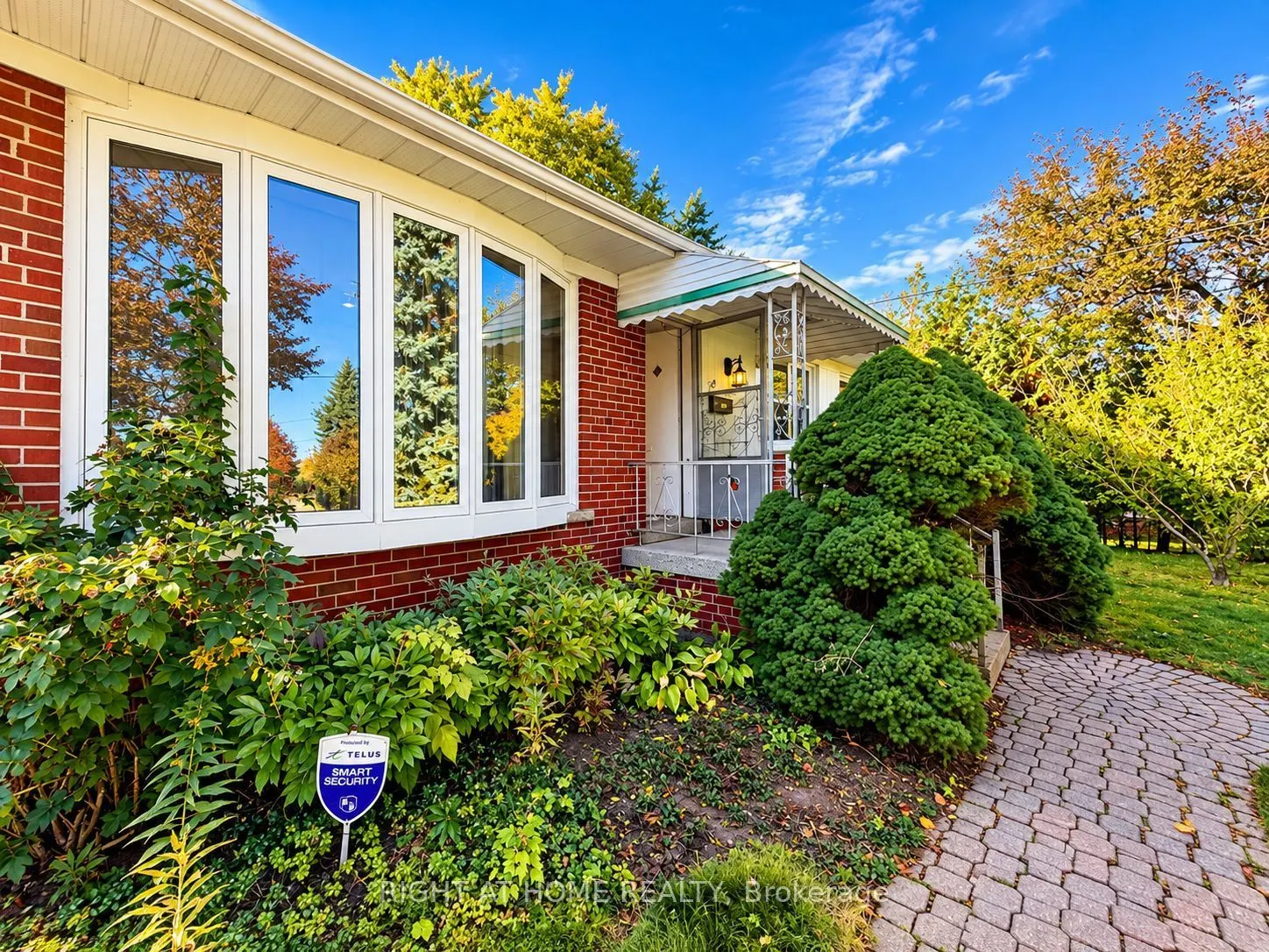 72 Monkswood Crescent #Main Floor