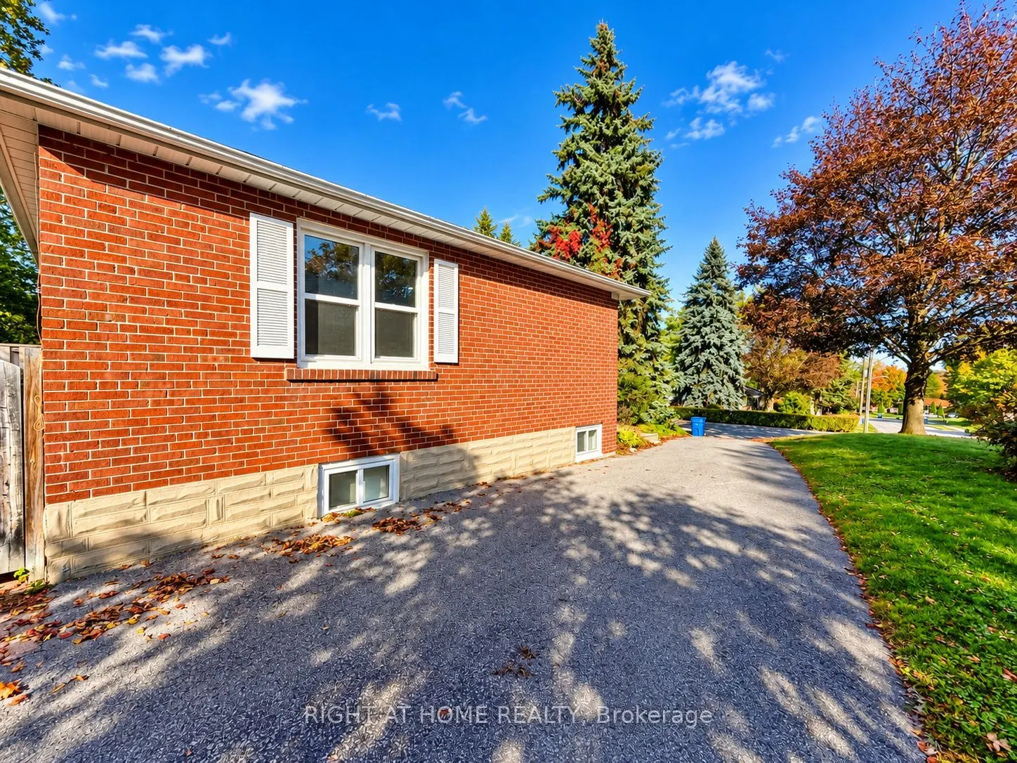 72 Monkswood Crescent #Main Floor
