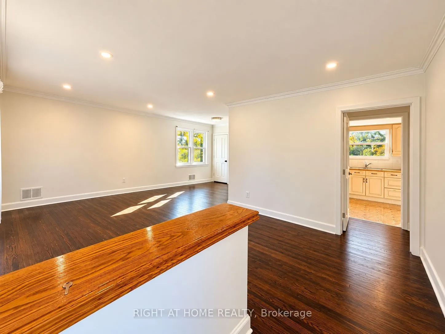 72 Monkswood Crescent #Main Floor