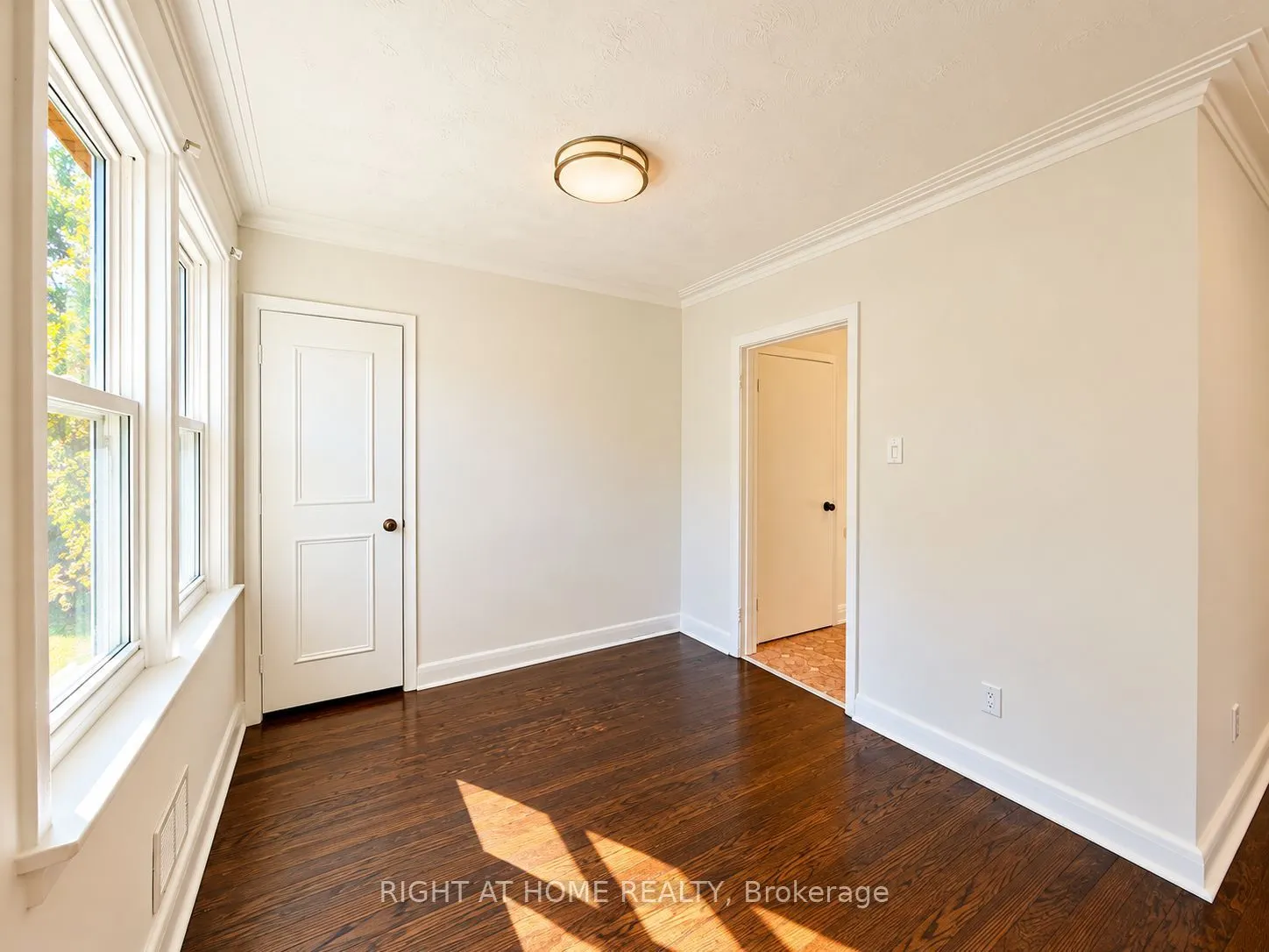 72 Monkswood Crescent #Main Floor