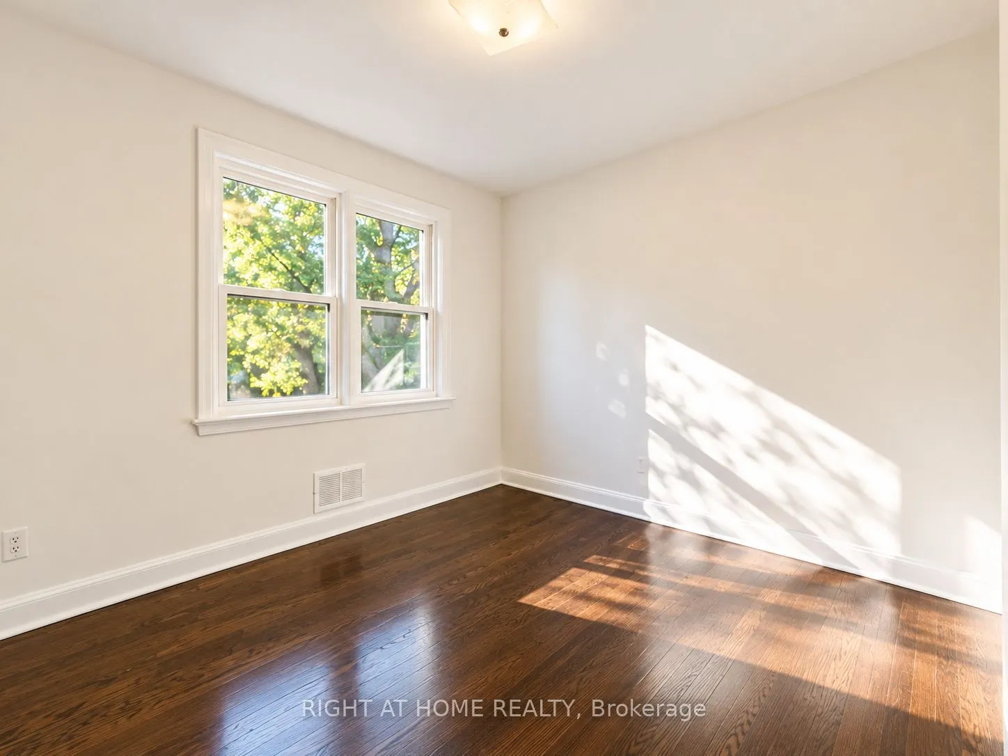 72 Monkswood Crescent #Main Floor