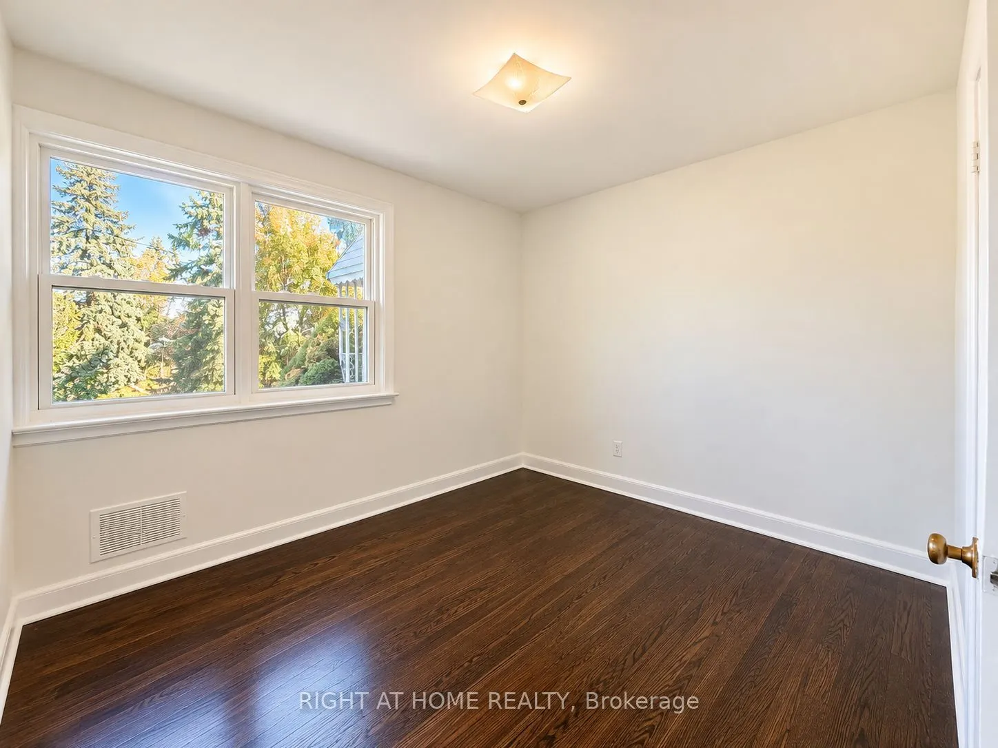 72 Monkswood Crescent #Main Floor