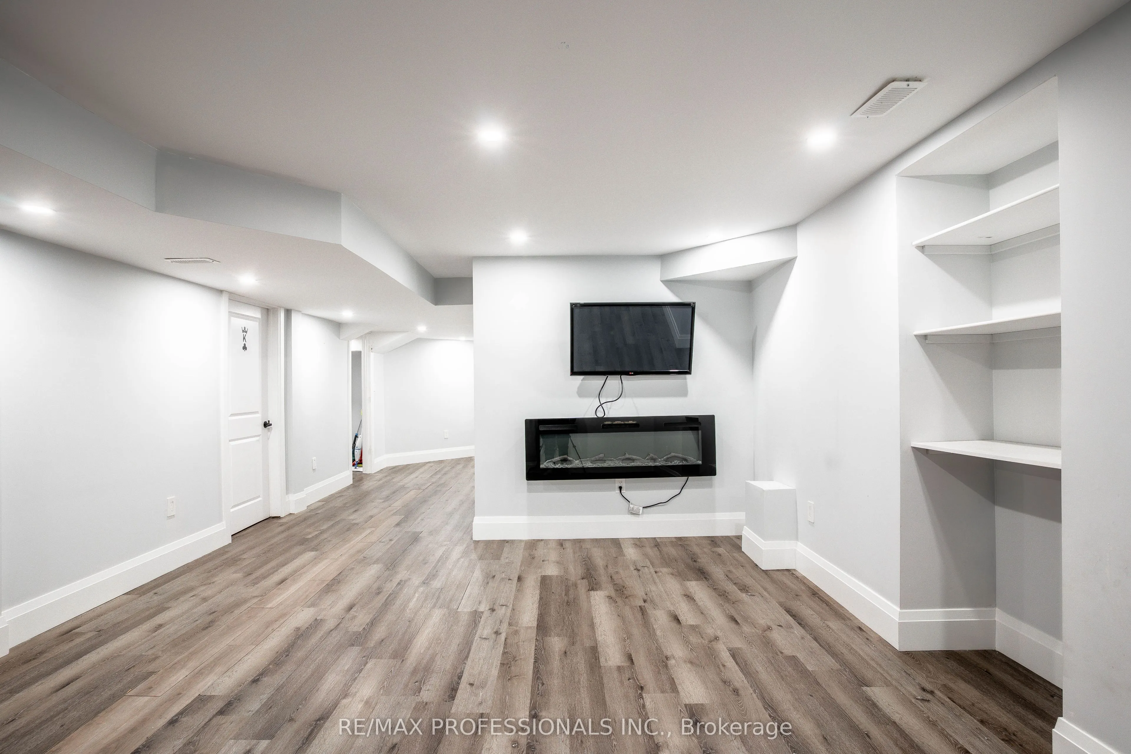 129 Hutchinson Drive #Lower