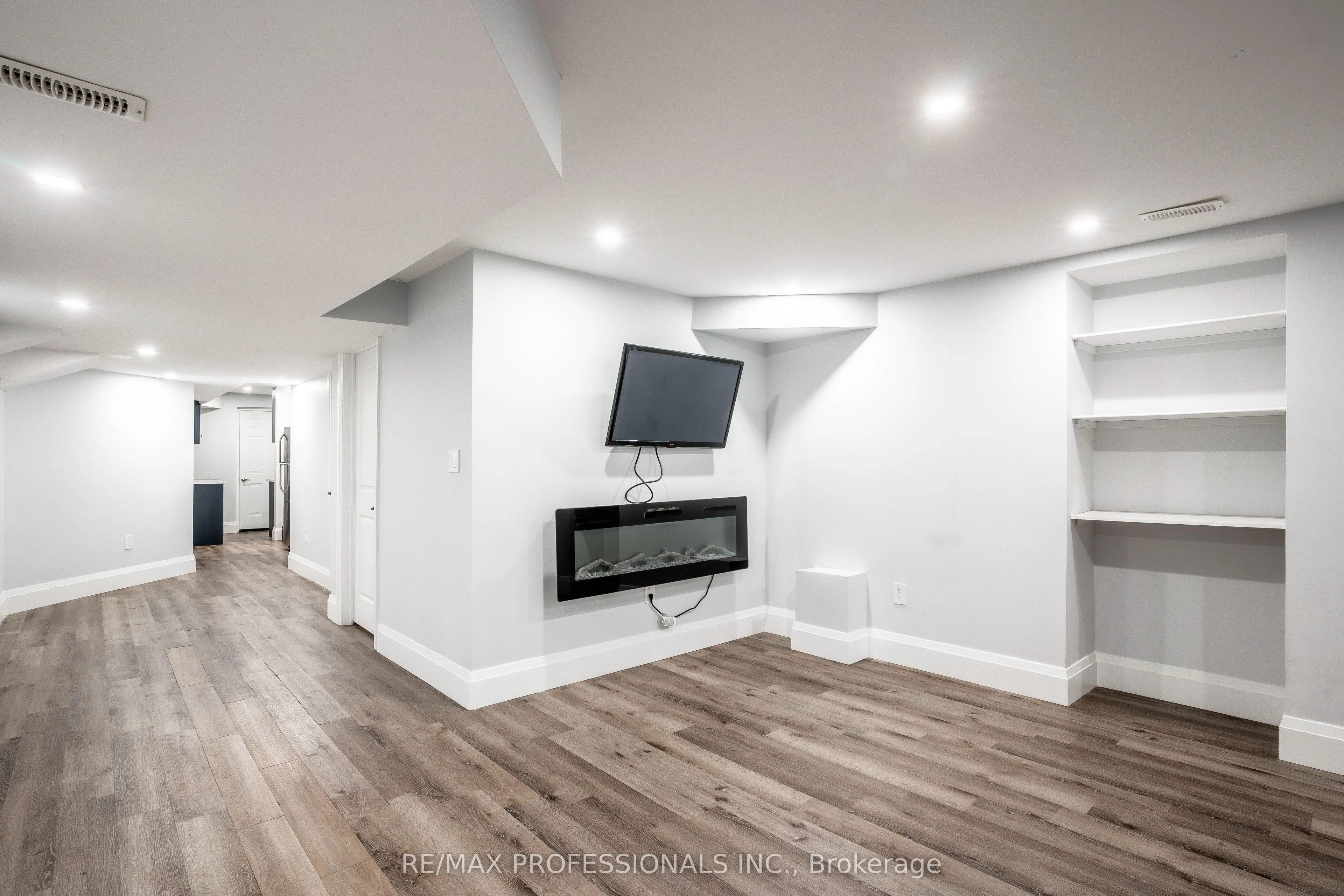 129 Hutchinson Drive #Lower