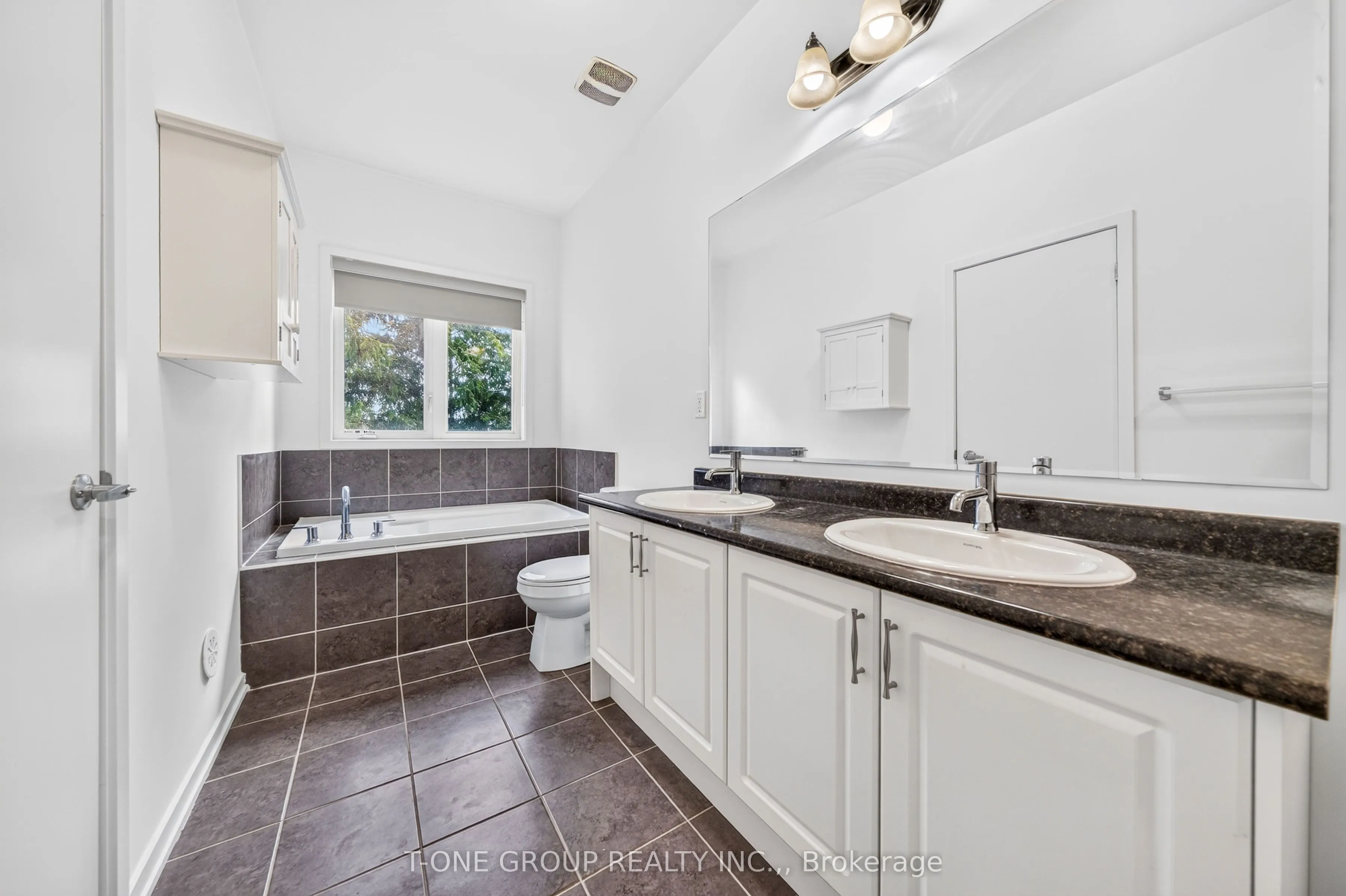 54 Pantheon Lane