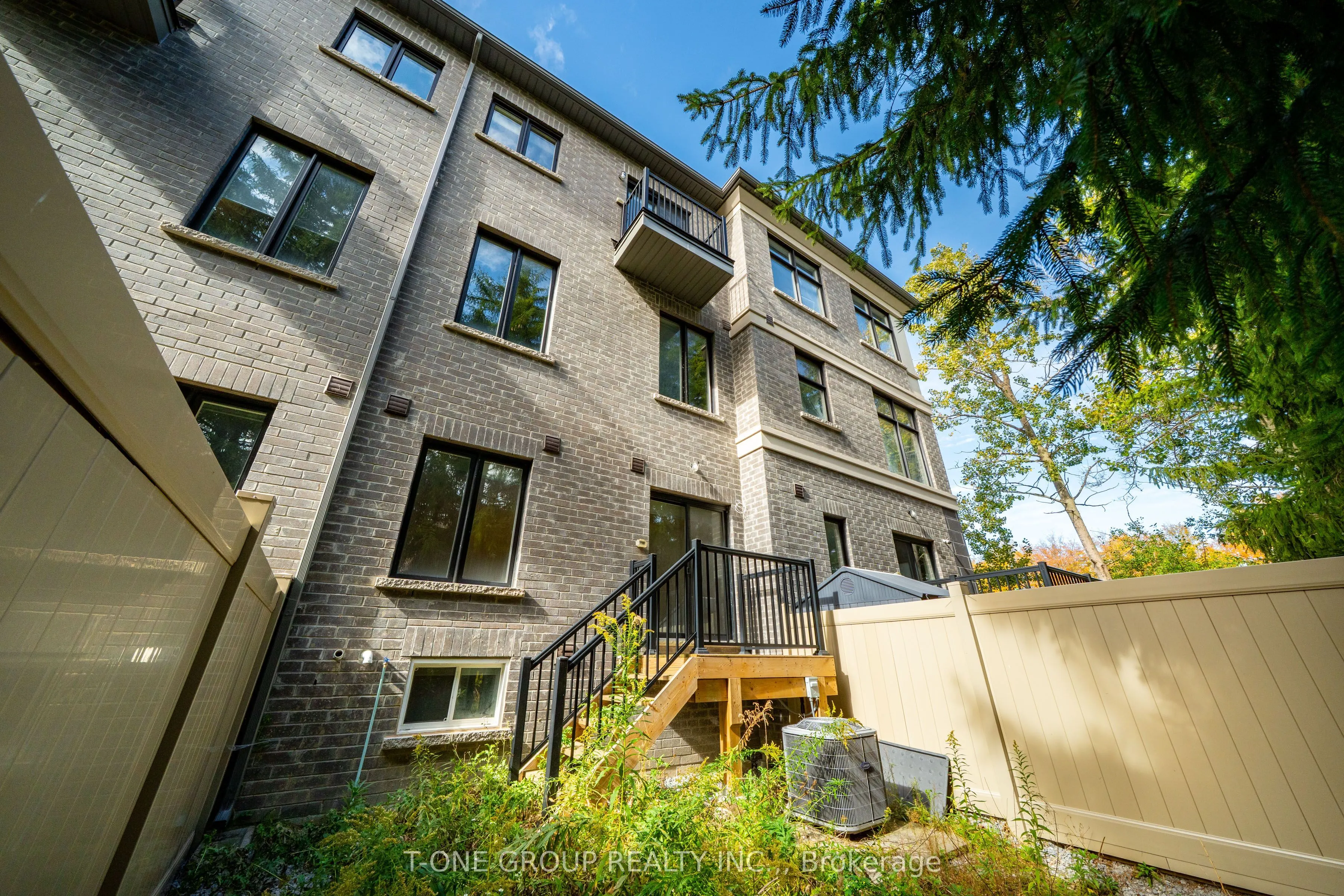 54 Pantheon Lane