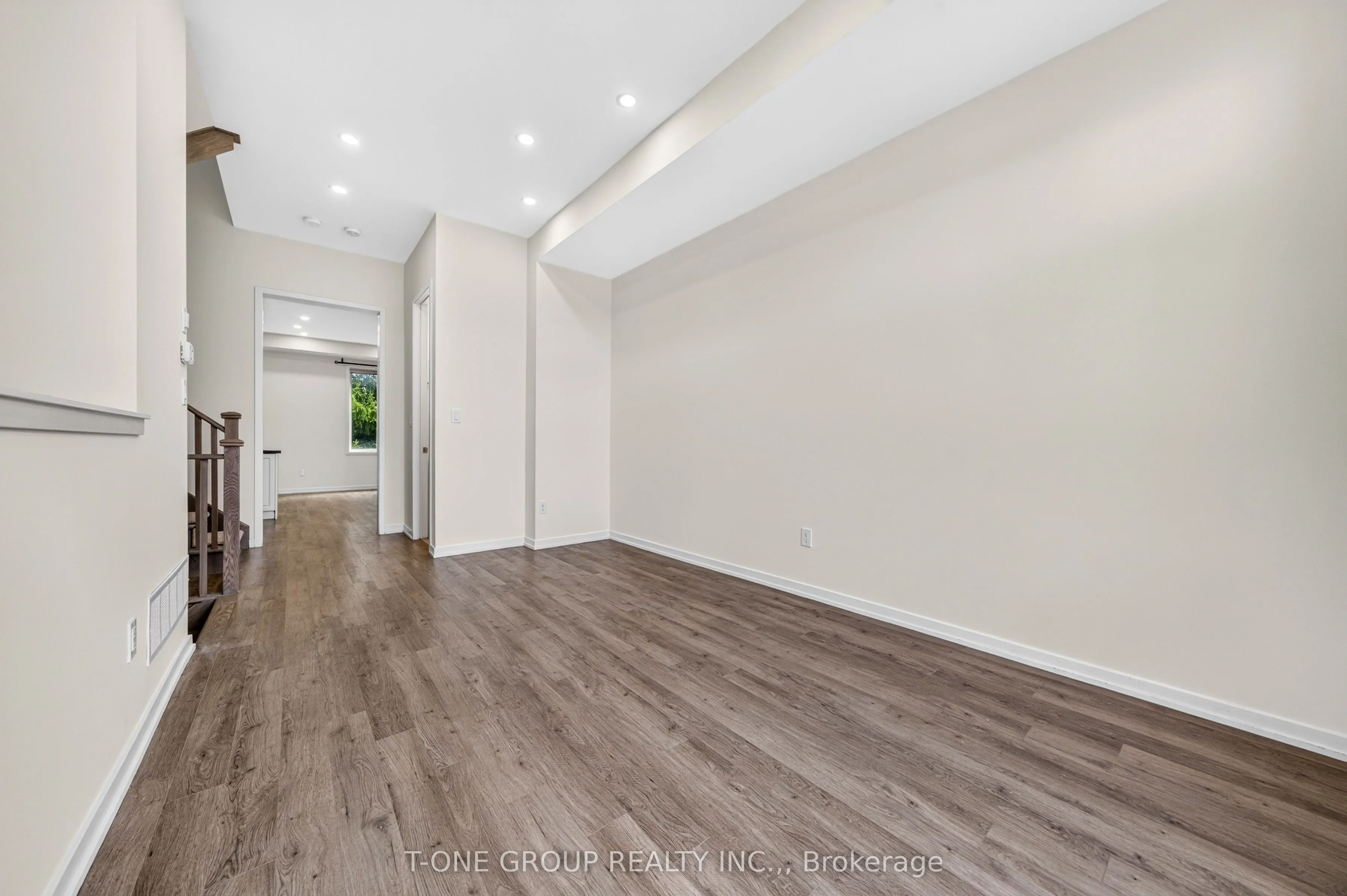 54 Pantheon Lane