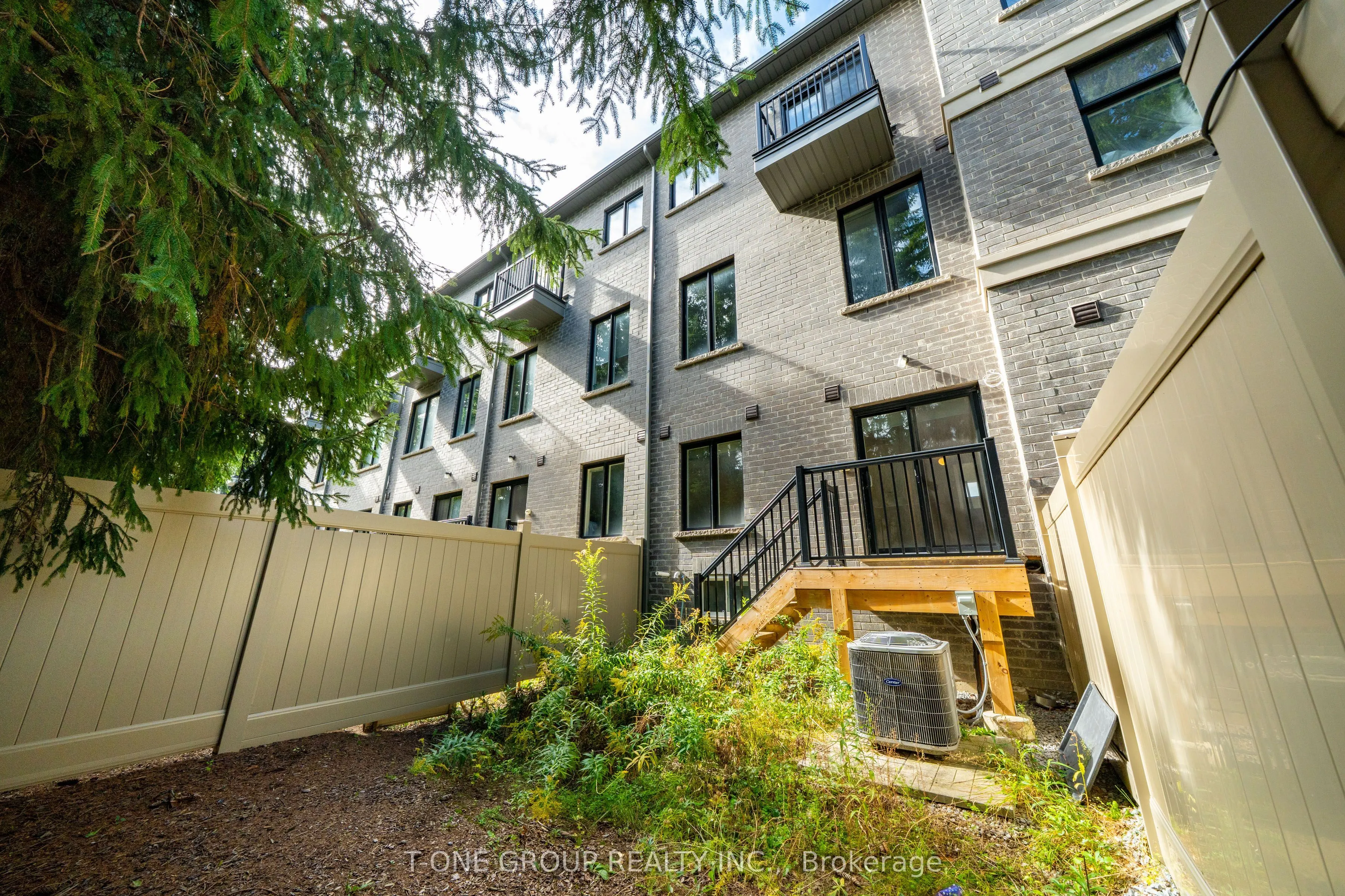 54 Pantheon Lane