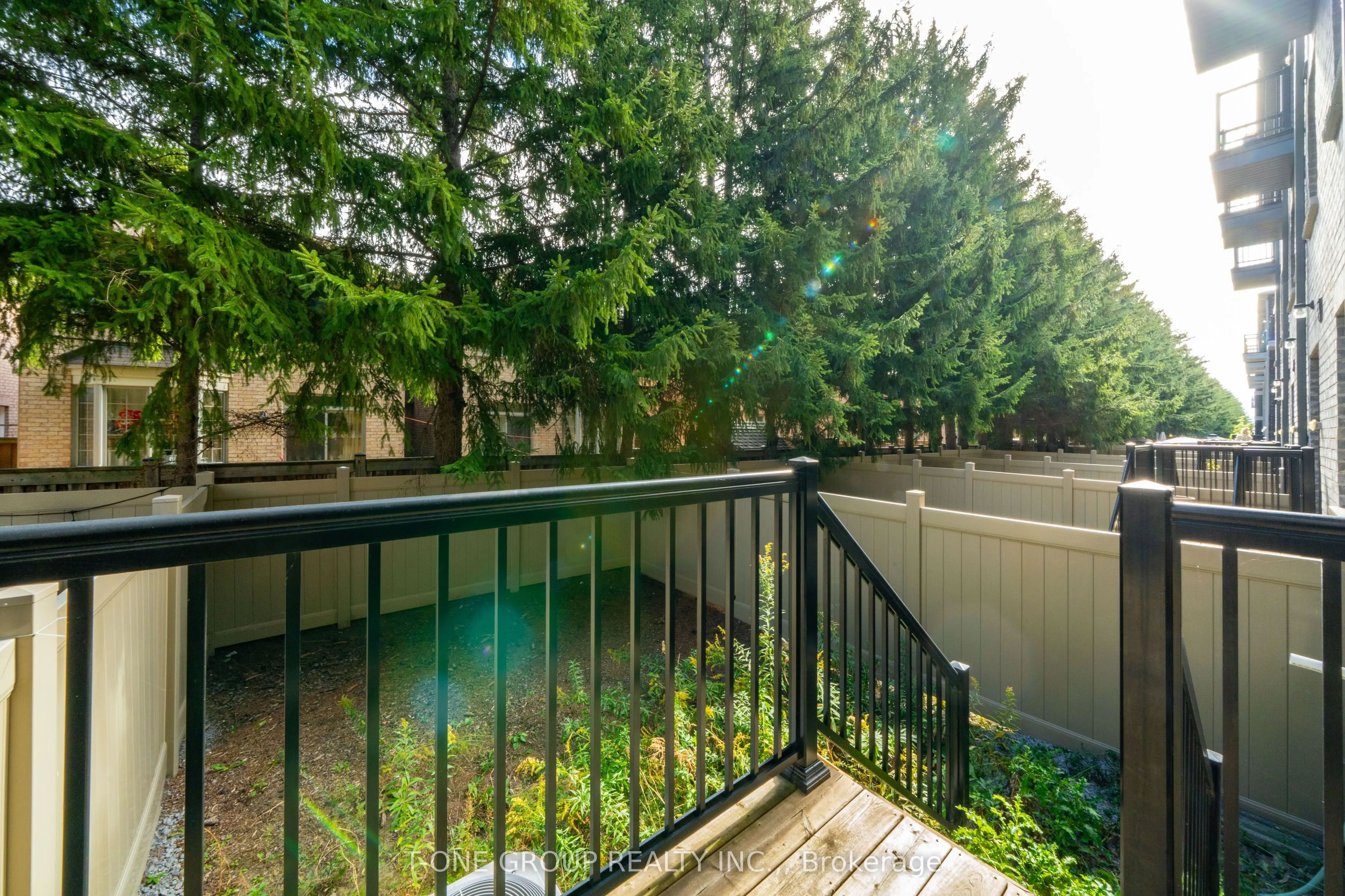 54 Pantheon Lane