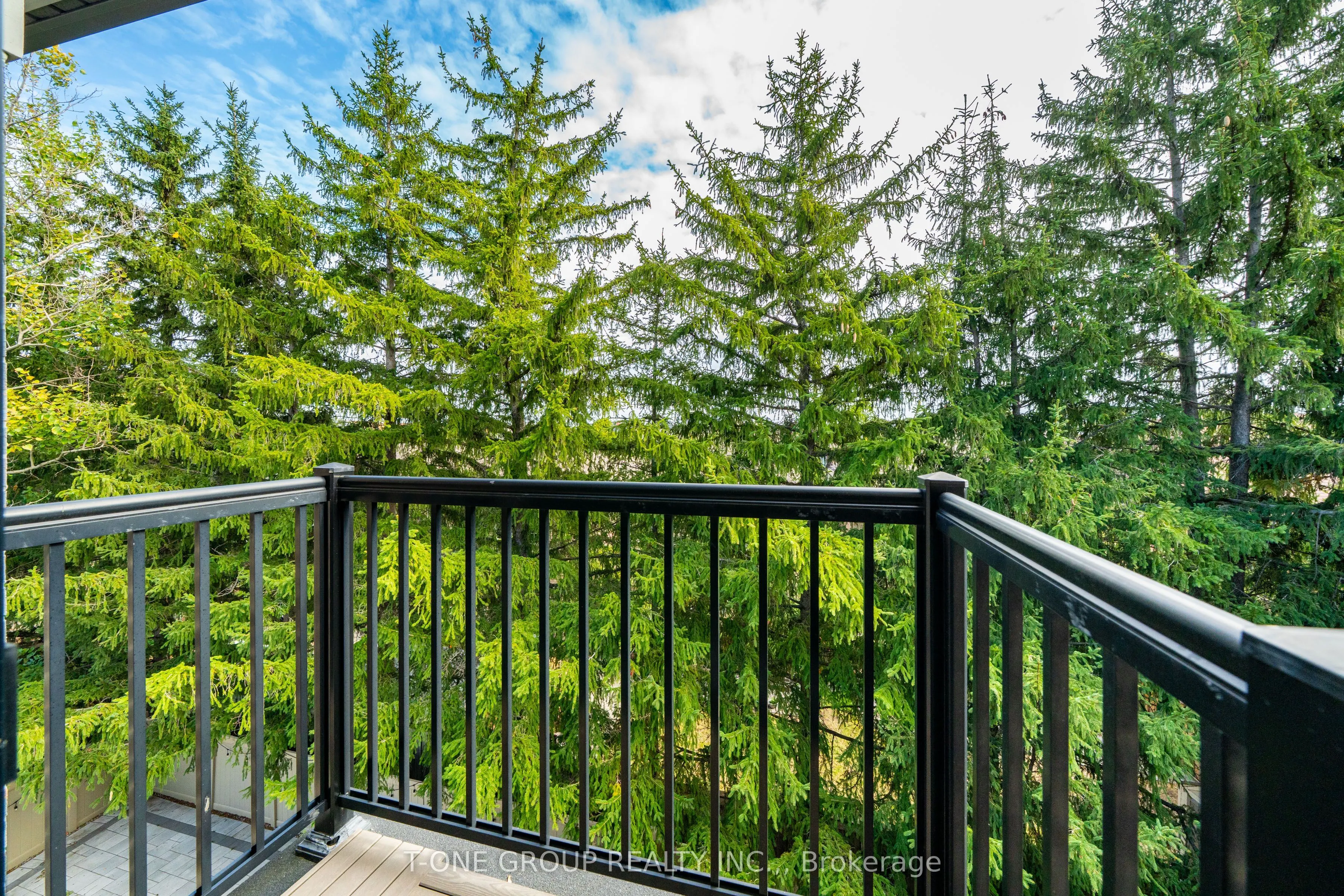 54 Pantheon Lane