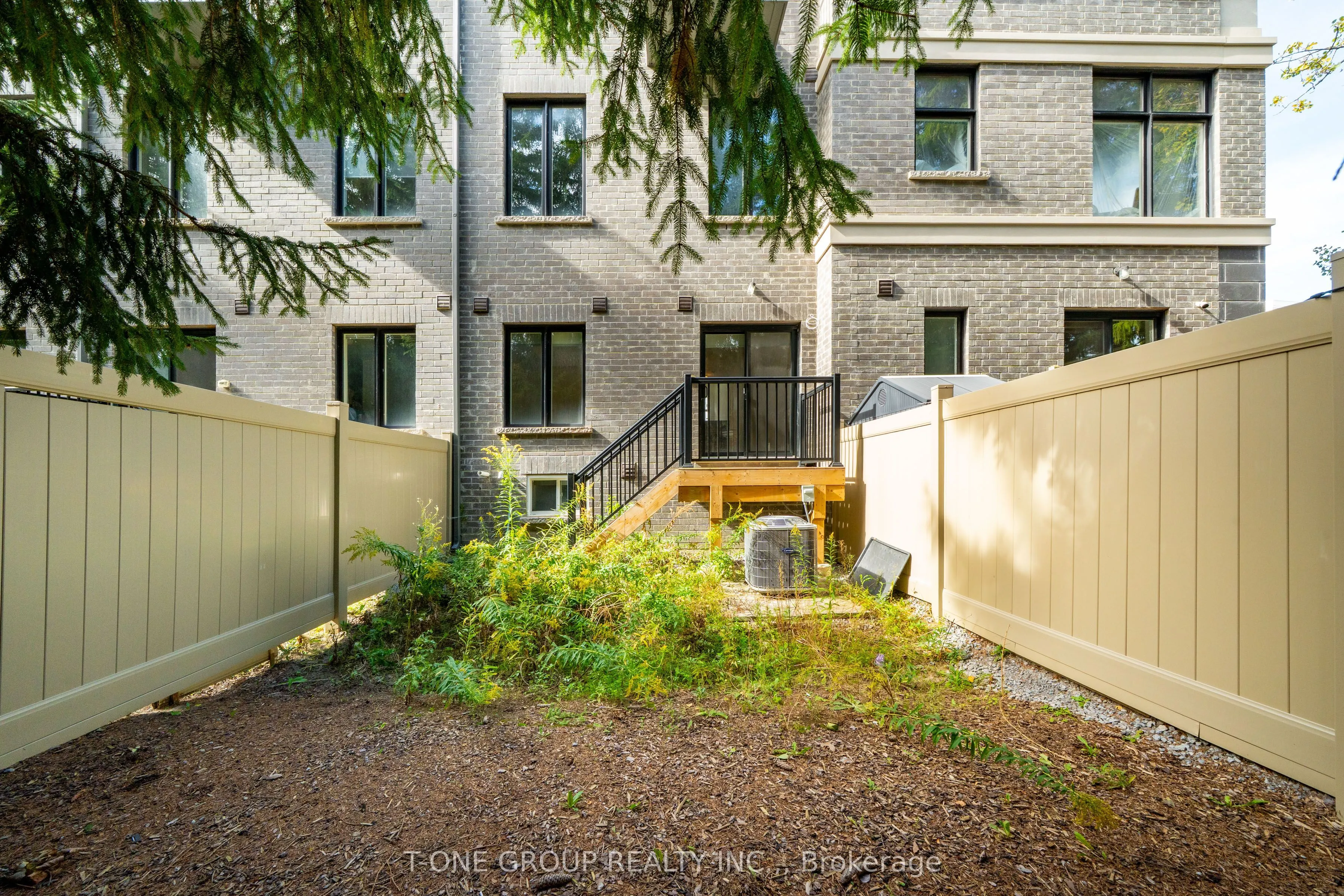 54 Pantheon Lane