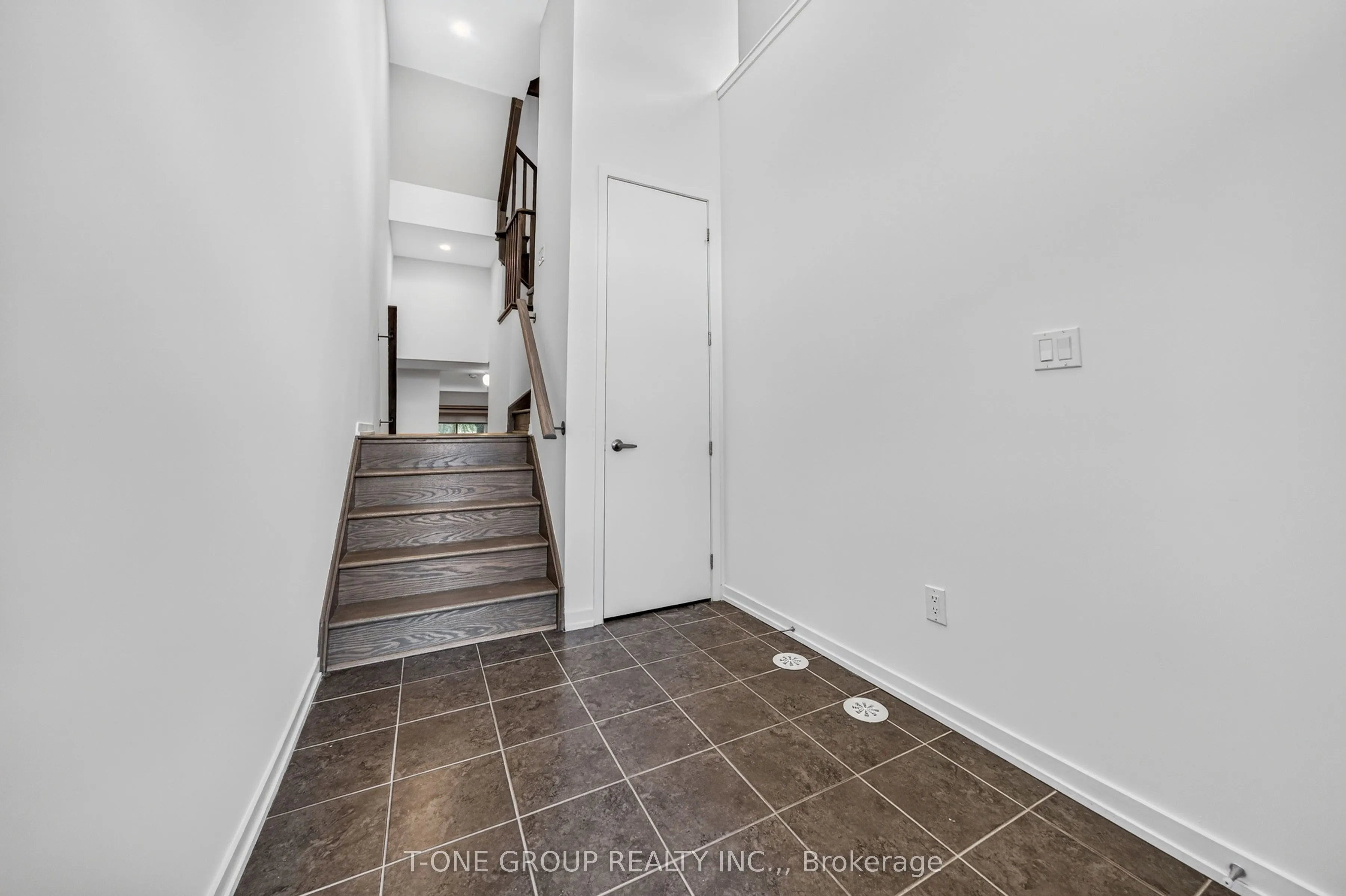 54 Pantheon Lane