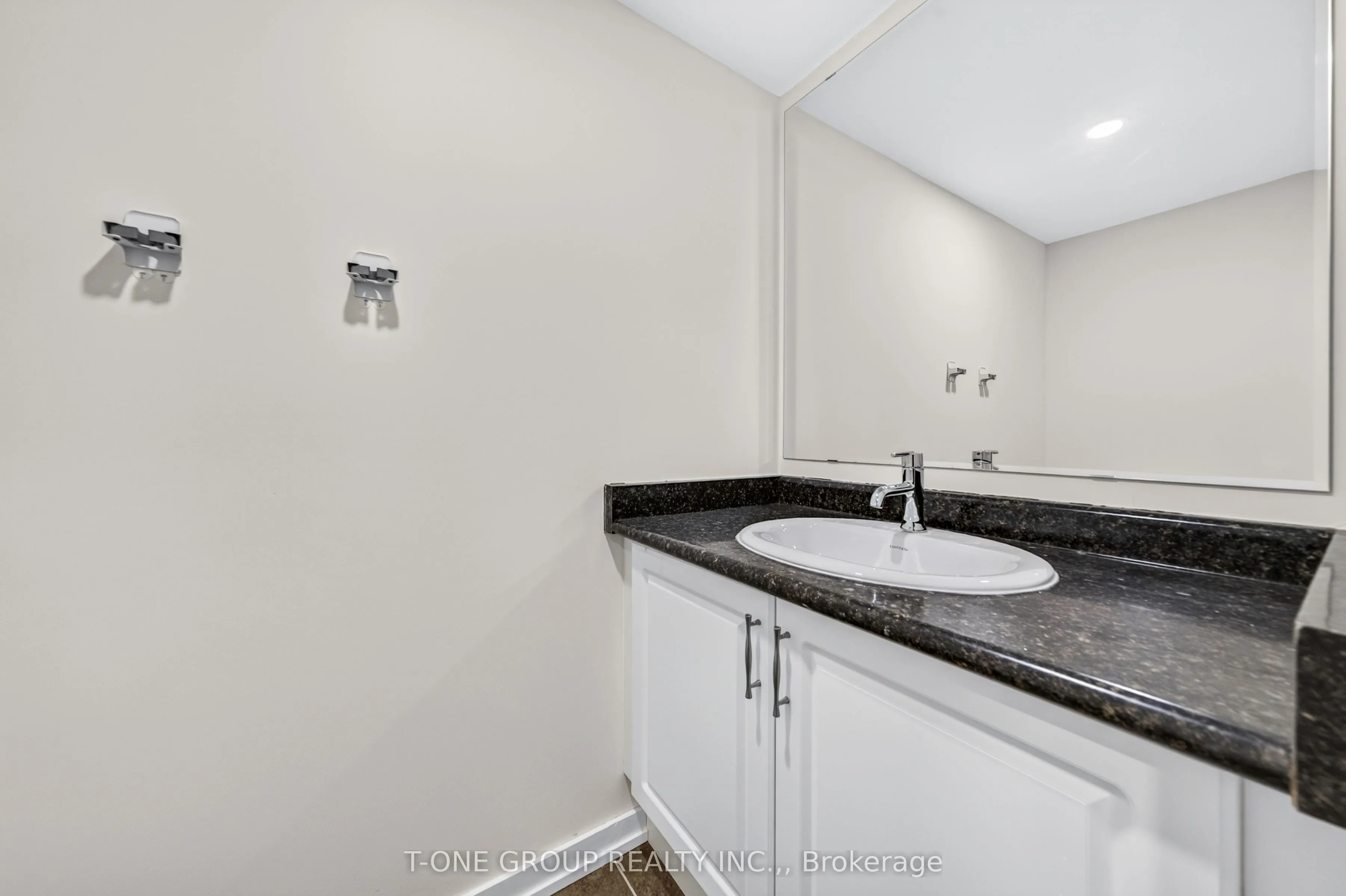 54 Pantheon Lane