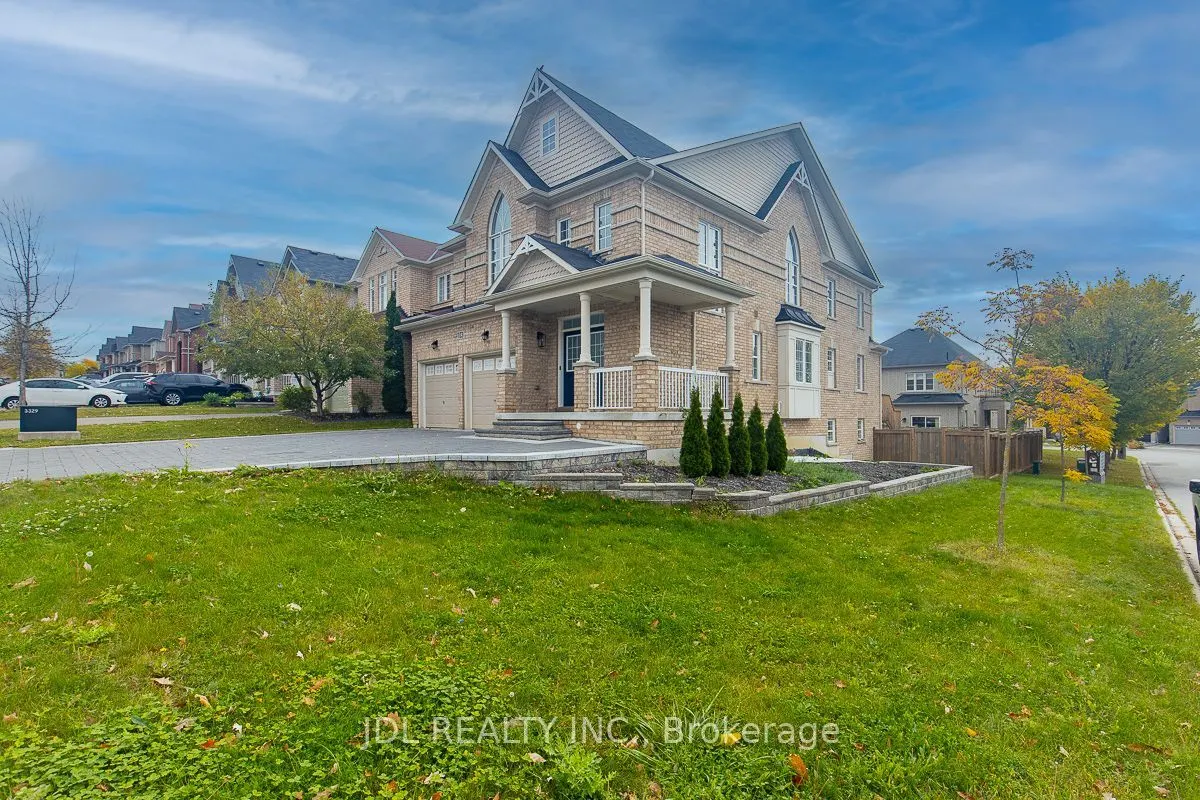 103 Herefordshire Crescent