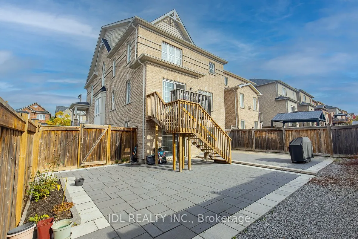 103 Herefordshire Crescent