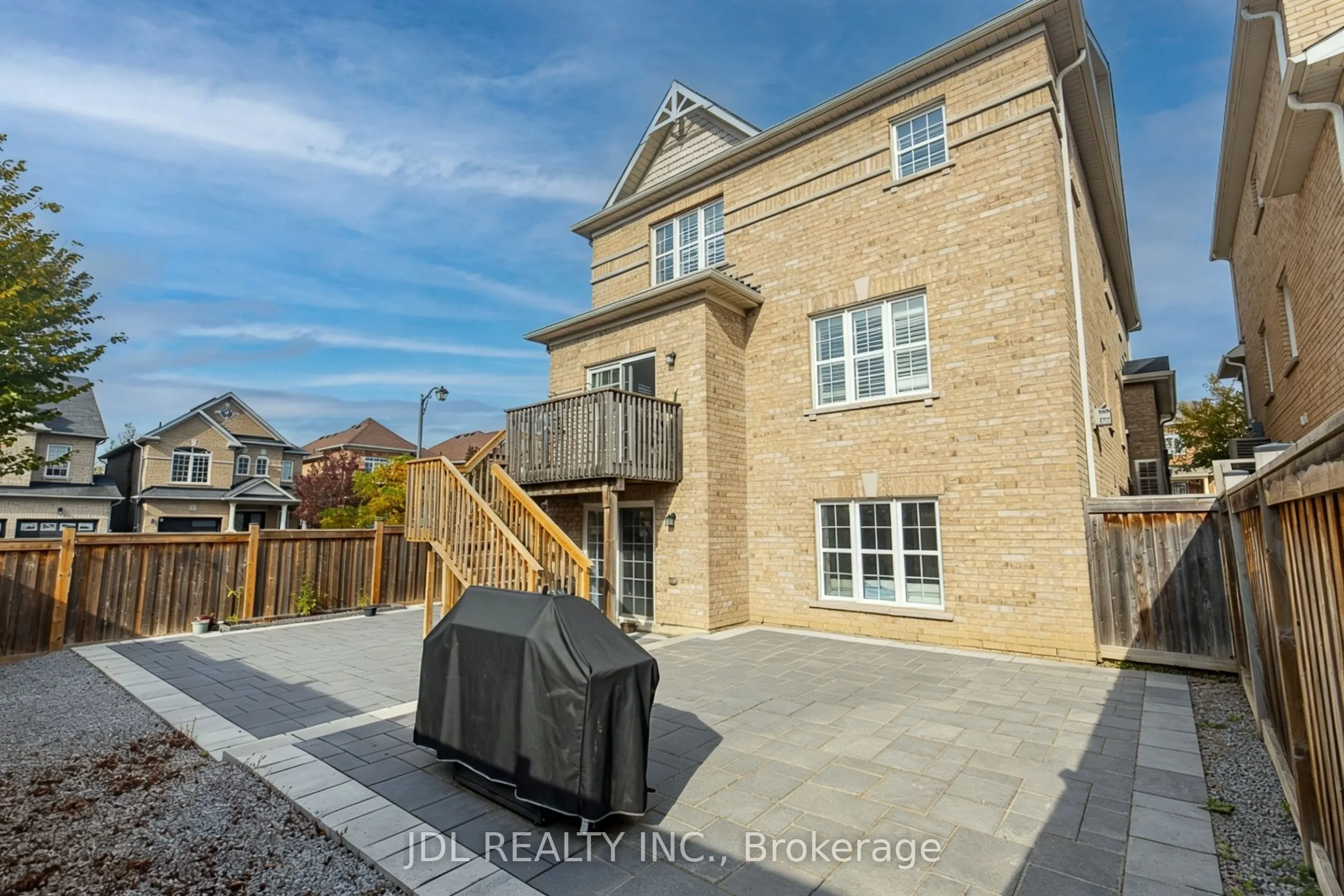 103 Herefordshire Crescent