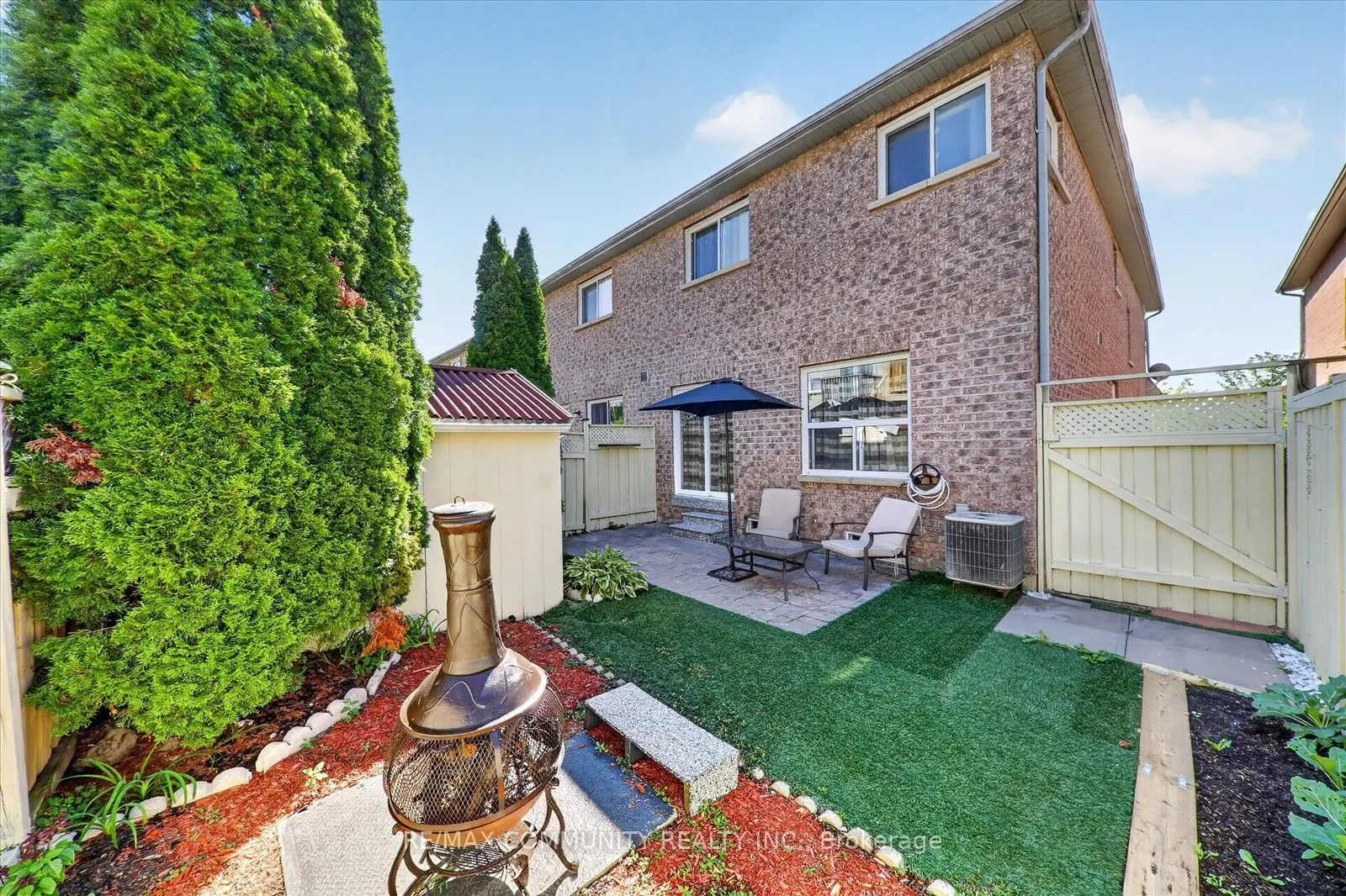 82 Burgeess Crescent