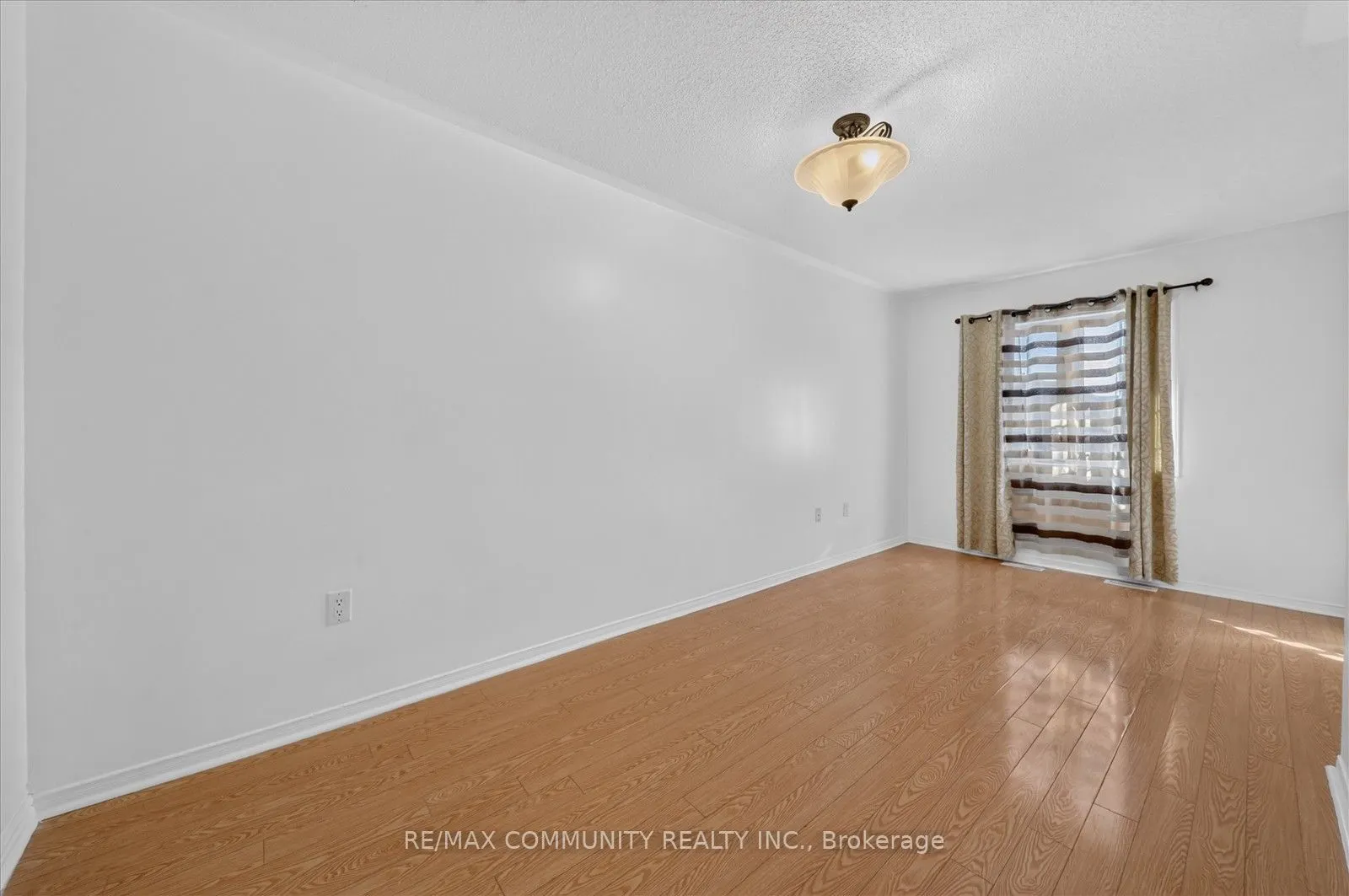 82 Burgeess Crescent
