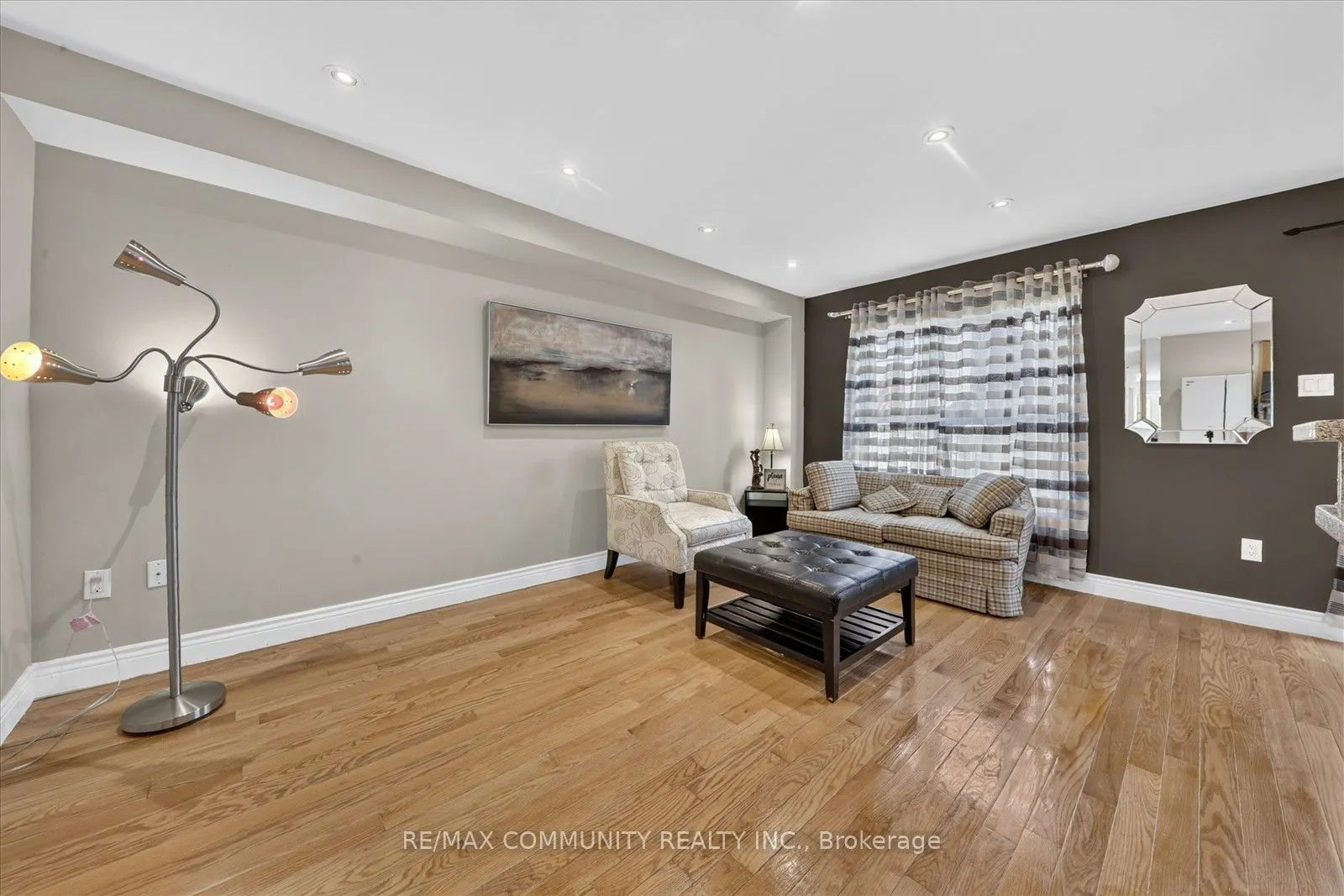 82 Burgeess Crescent