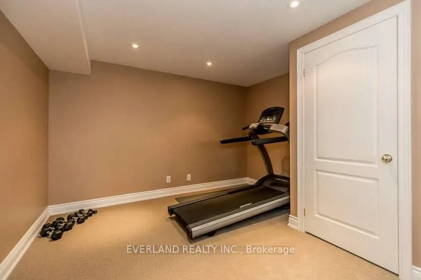159 ivy jay Crescent #Bsmt