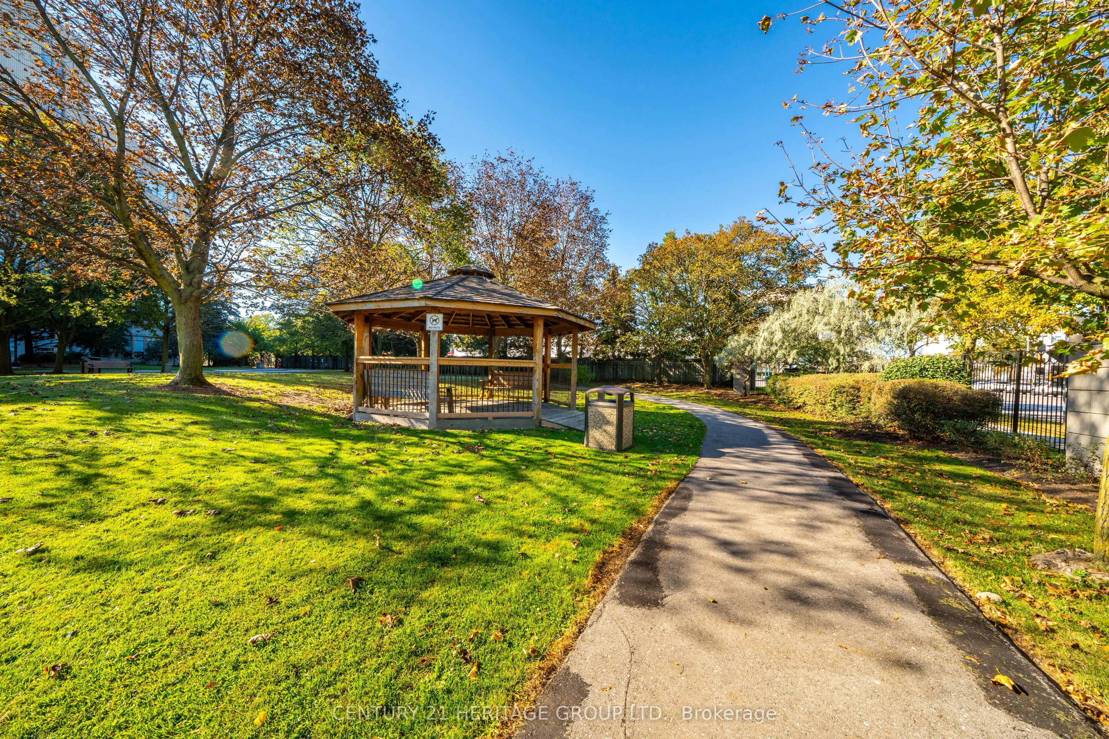7 Townsgate Drive #1203