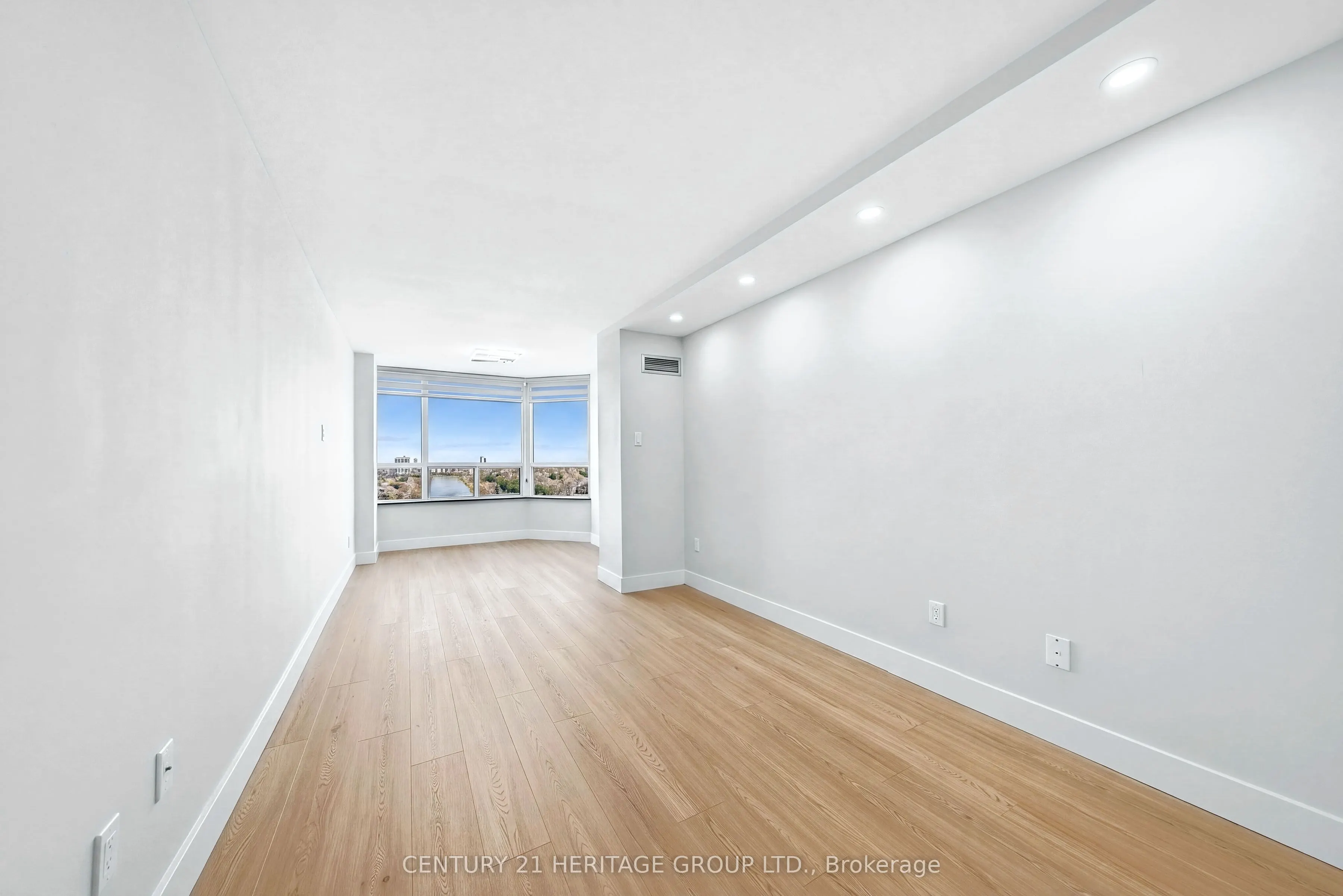 7 Townsgate Drive #1203