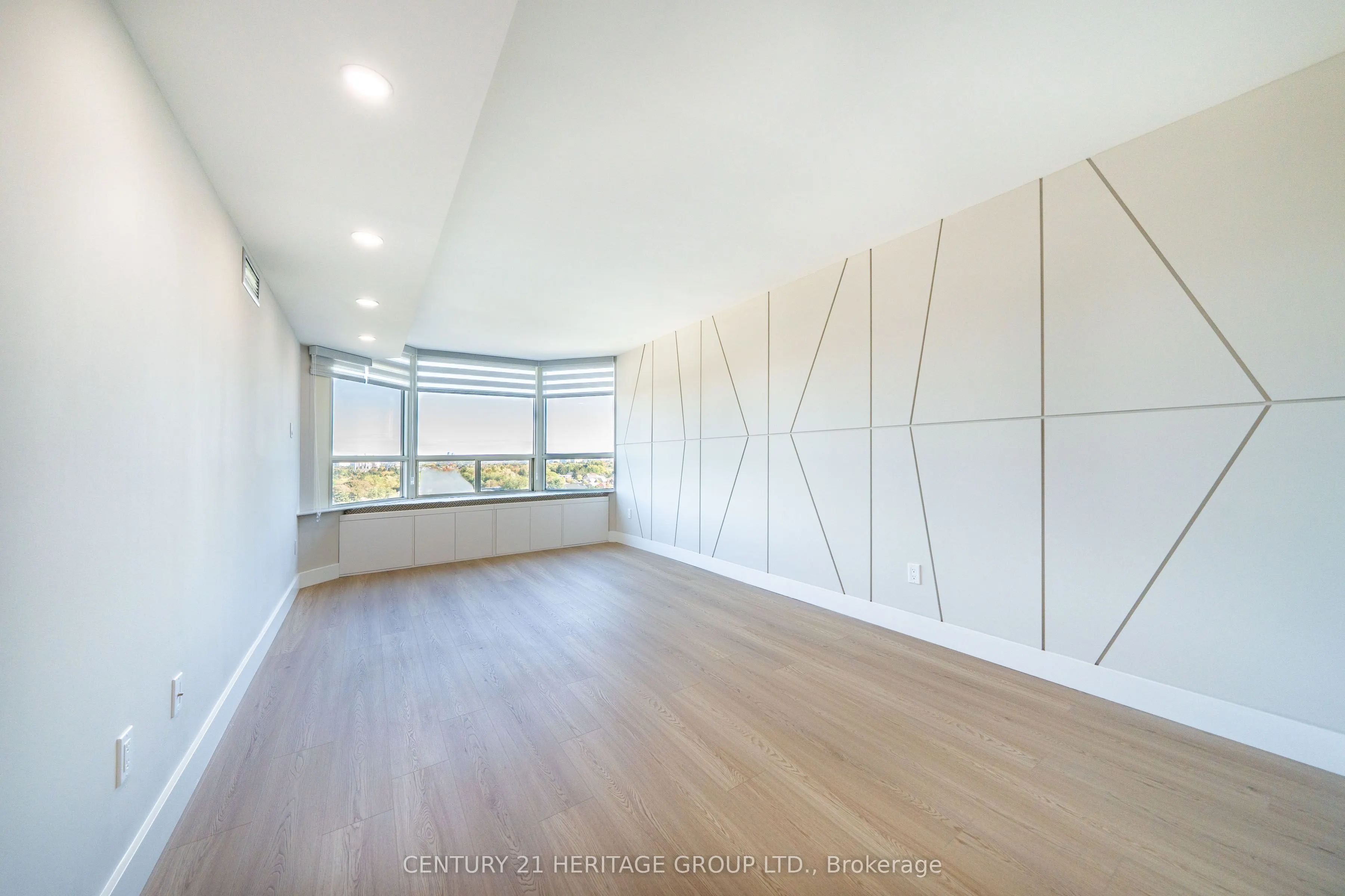 7 Townsgate Drive #1203