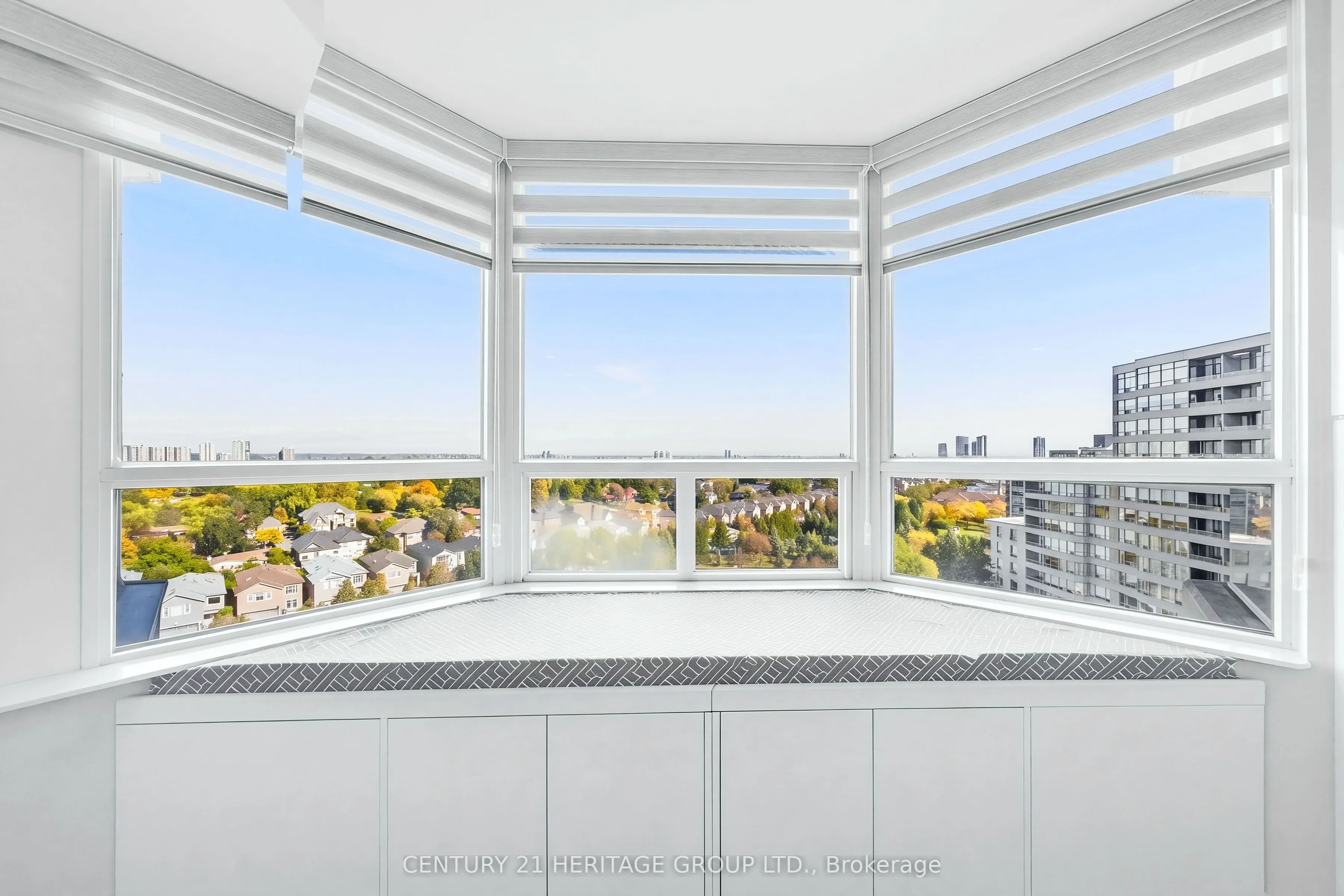 7 Townsgate Drive #1203
