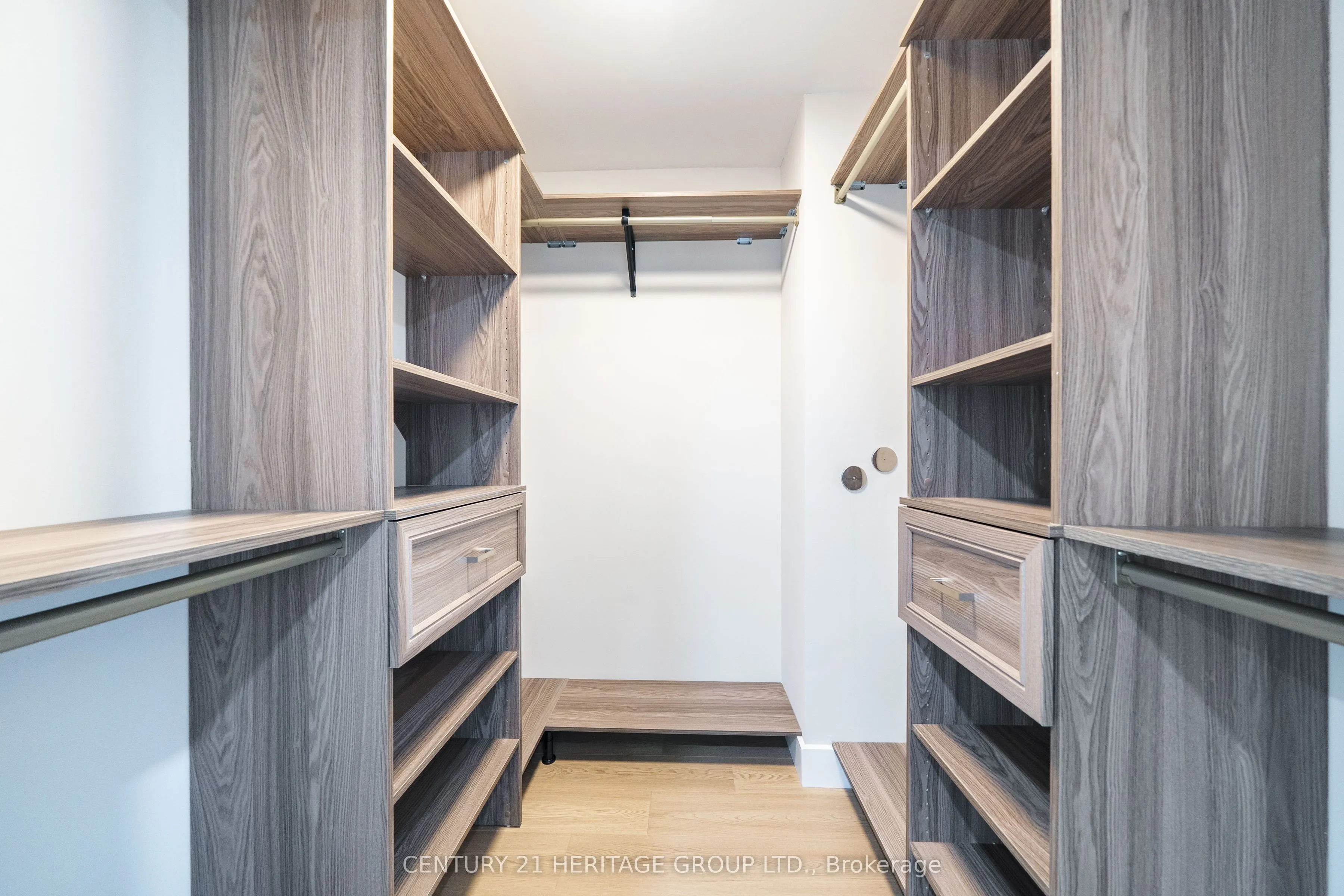 7 Townsgate Drive #1203