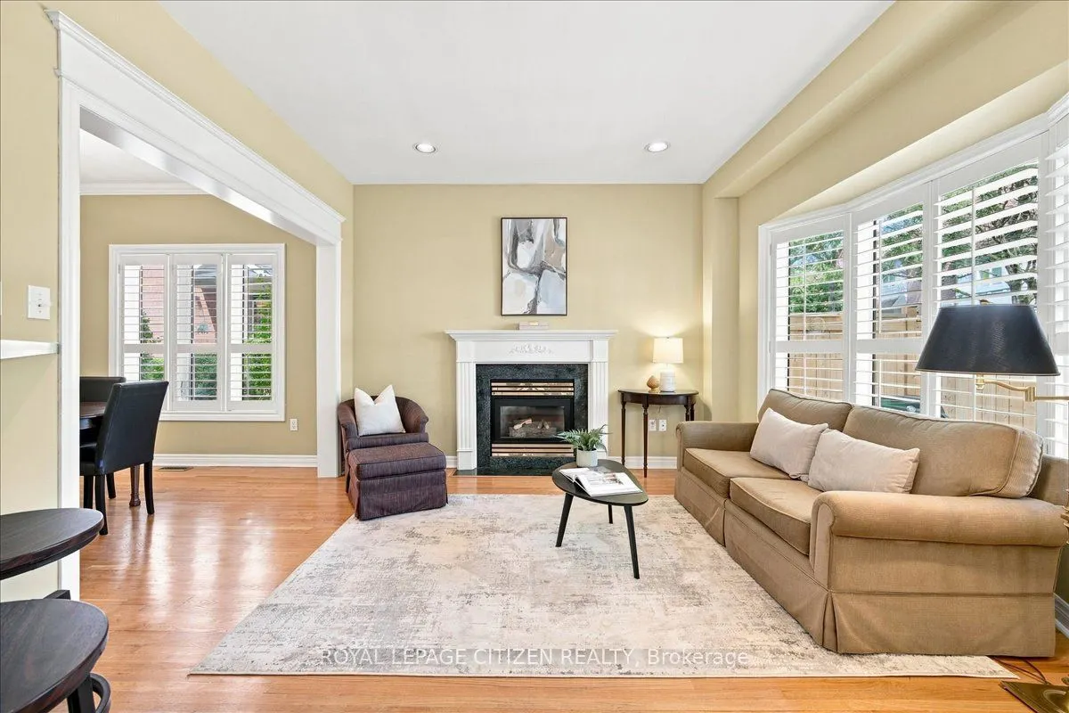 255 Shaftsbury Avenue #43