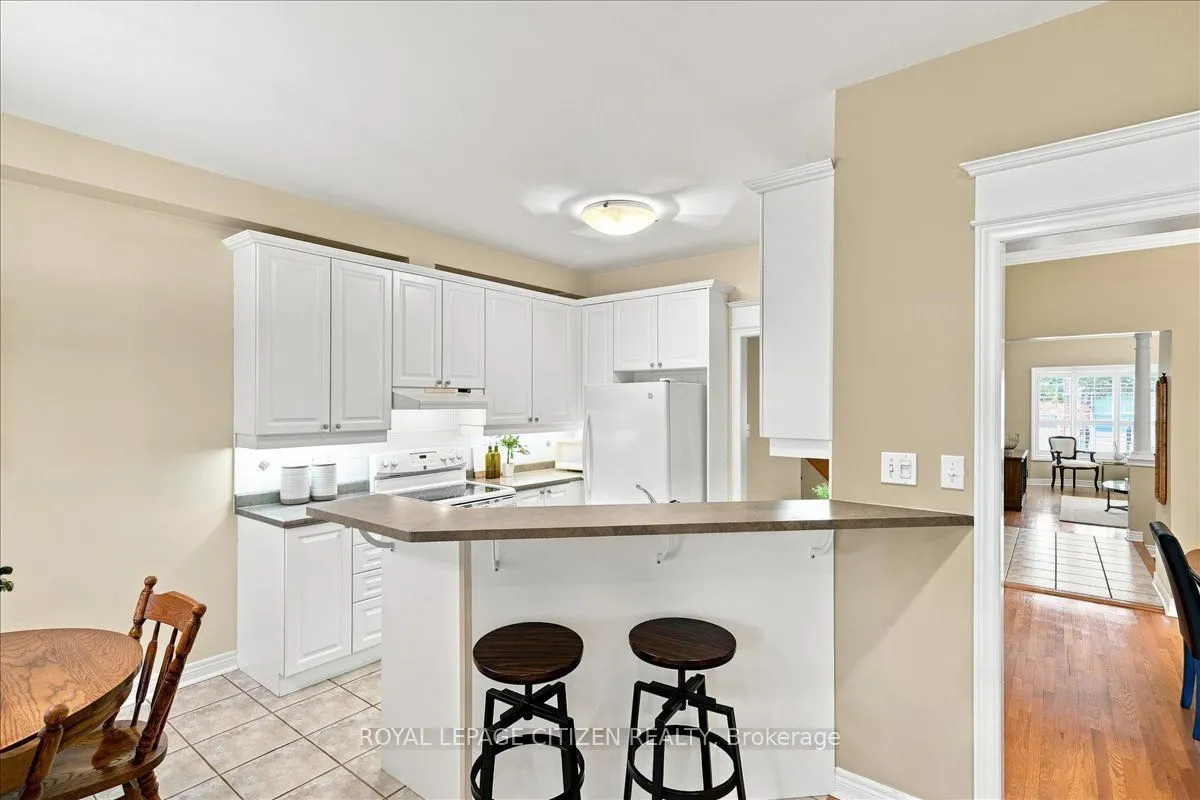 255 Shaftsbury Avenue #43
