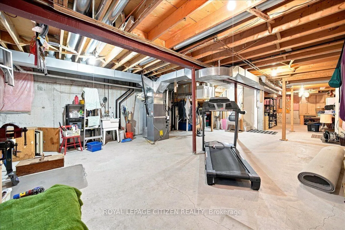 255 Shaftsbury Avenue #43