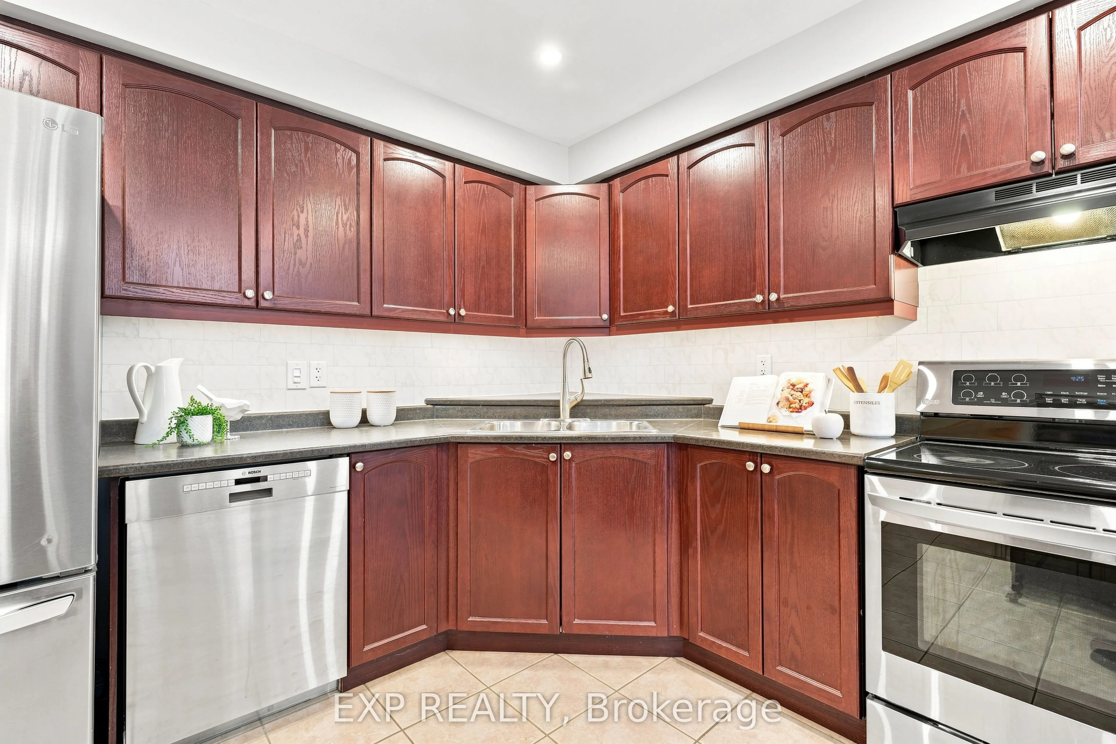 70 Thornlodge Drive