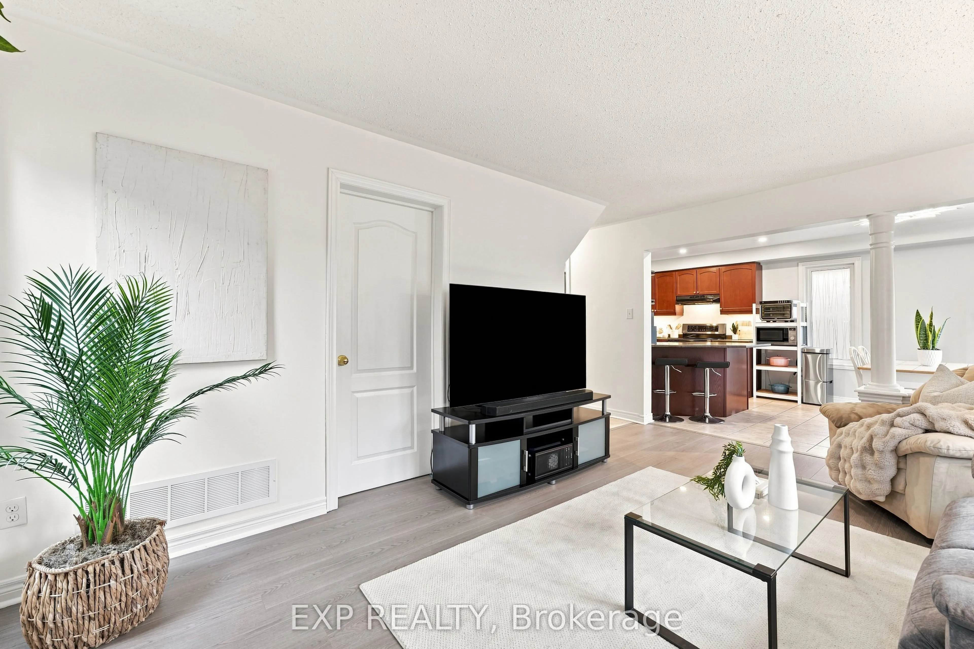 70 Thornlodge Drive