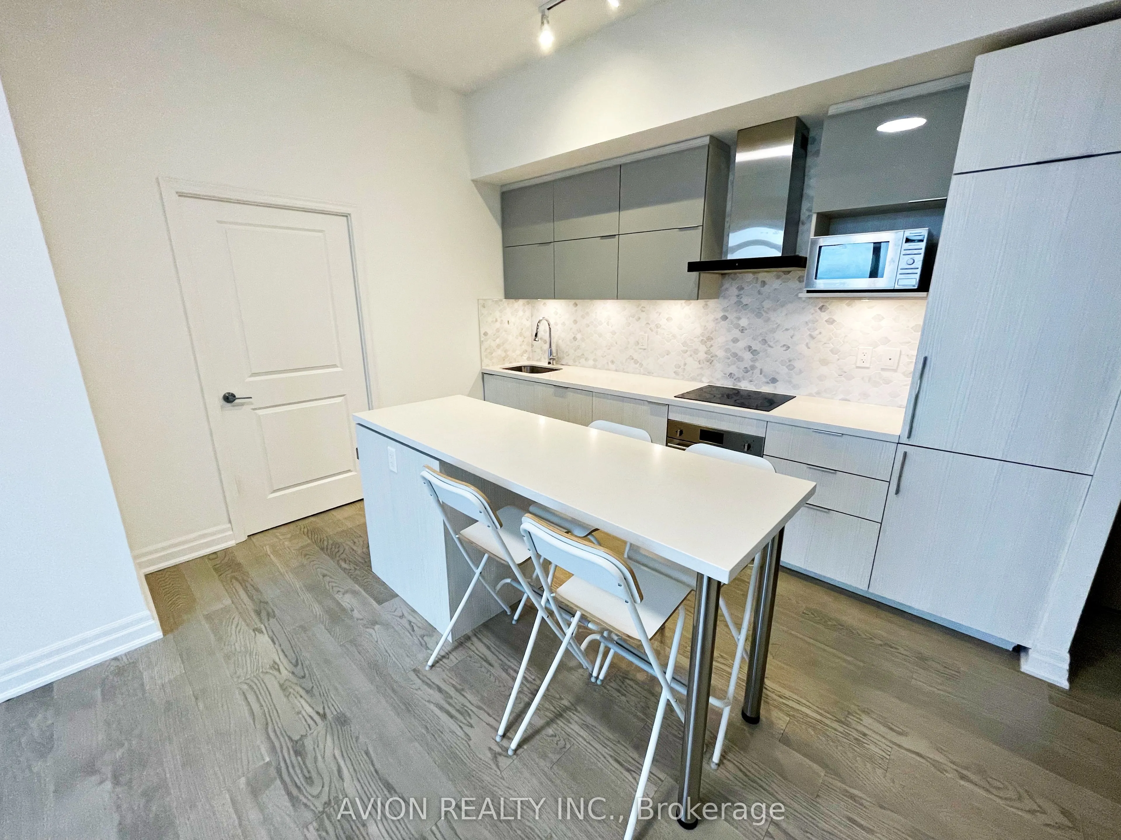 10 Rouge Valley Drive W #925A