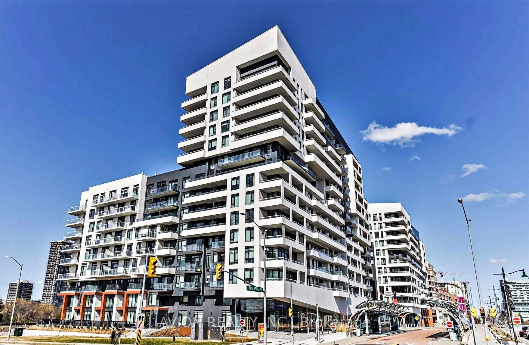 10 Rouge Valley Drive W #925A