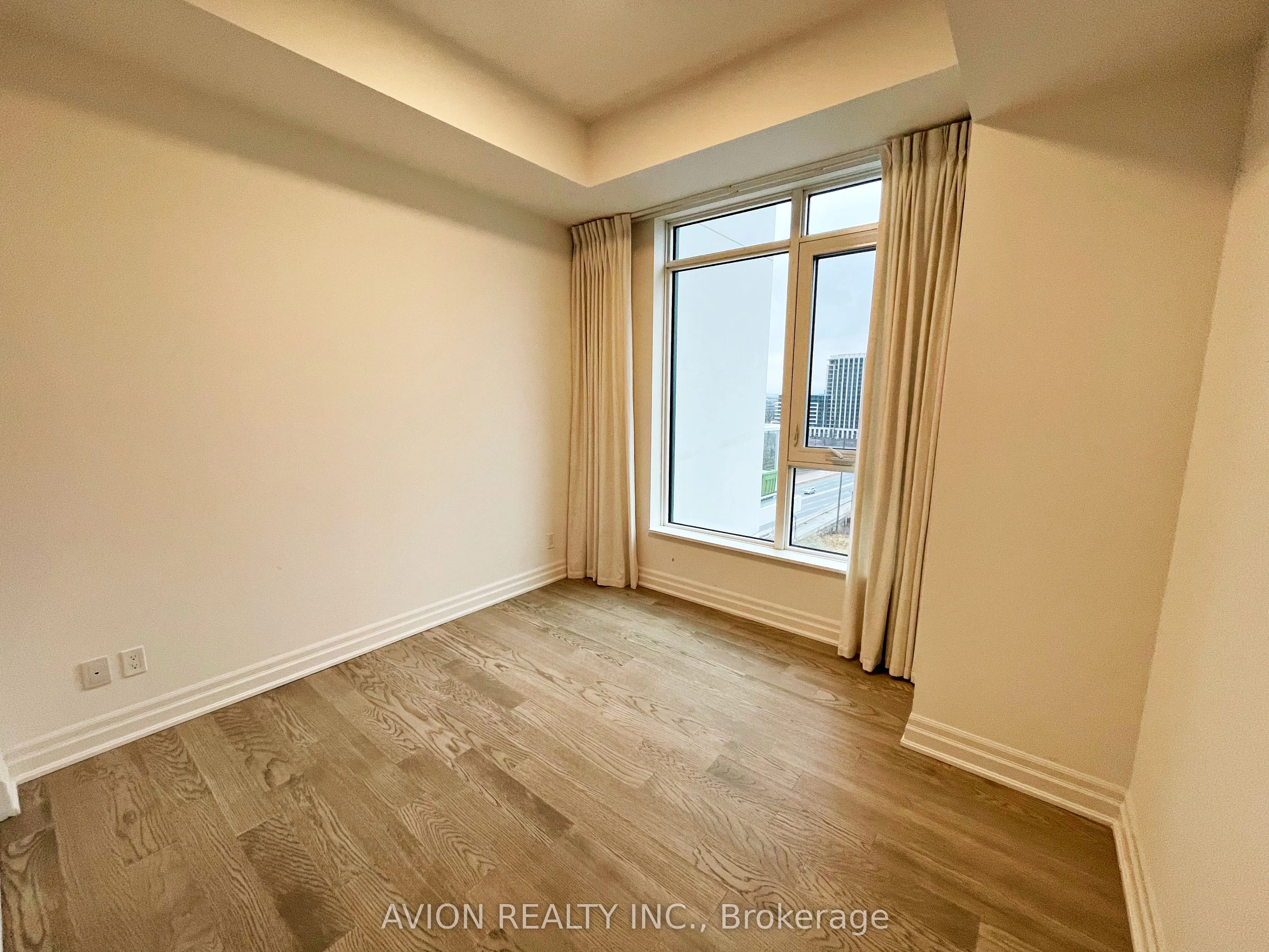 10 Rouge Valley Drive W #925A